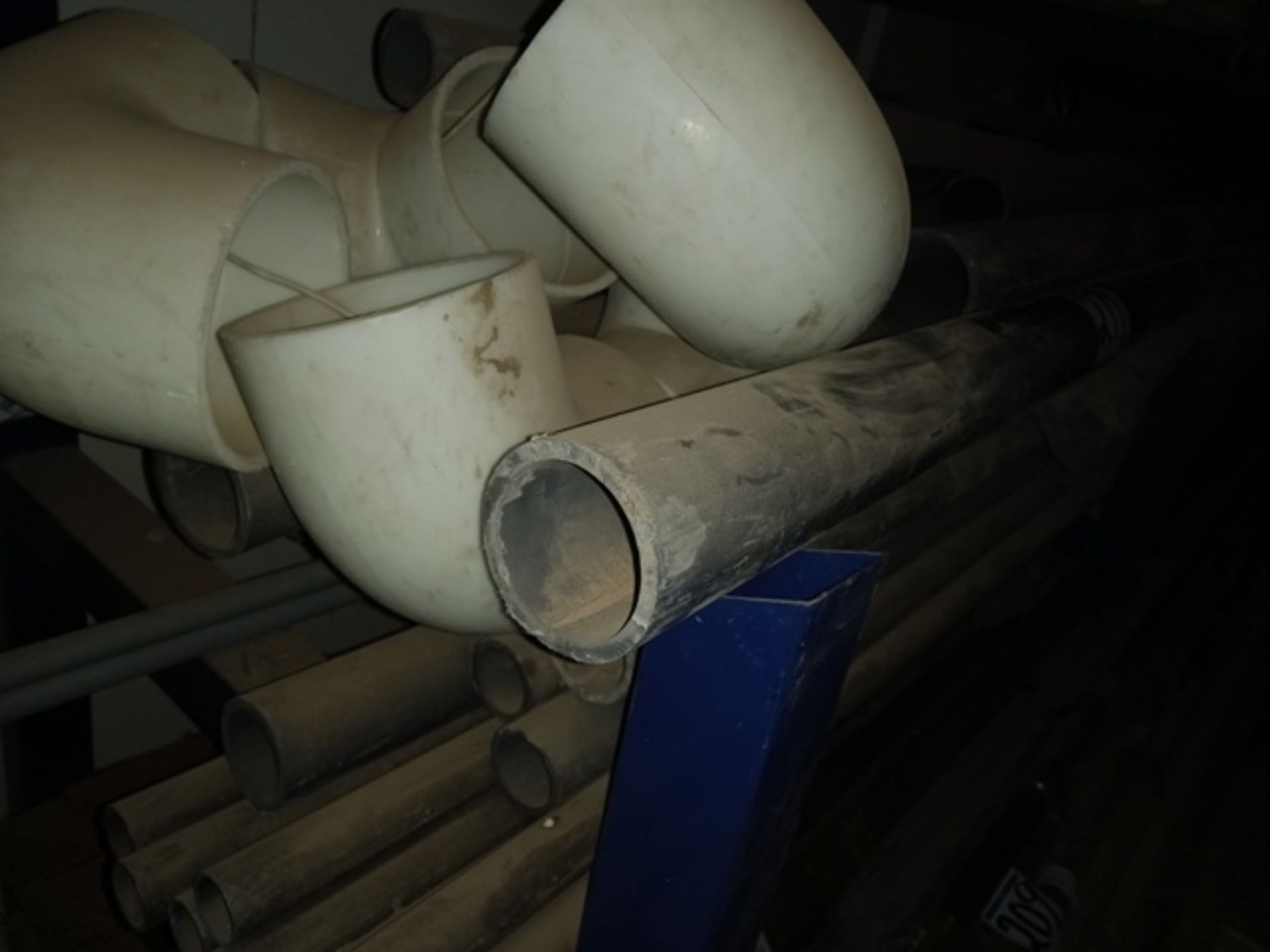 Lot of (1) Metallic Rack with Hydraulic PVC Pipe, Different Sizes (1" - 4") - Image 4 of 7