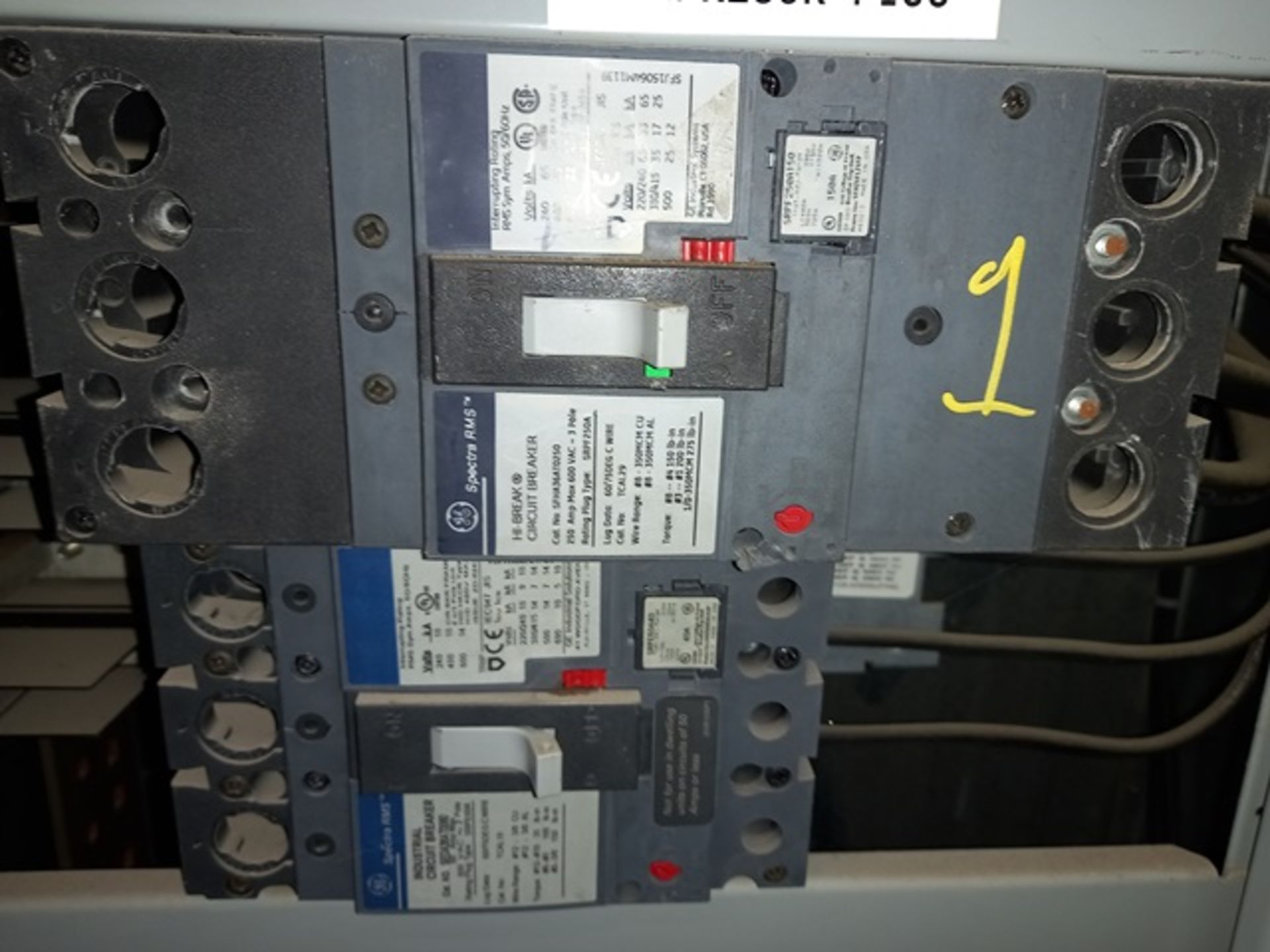 400 Amp General Electric Spectra Series Low Voltage Board; 280 Y/277 V, With Power Switch - Image 5 of 8