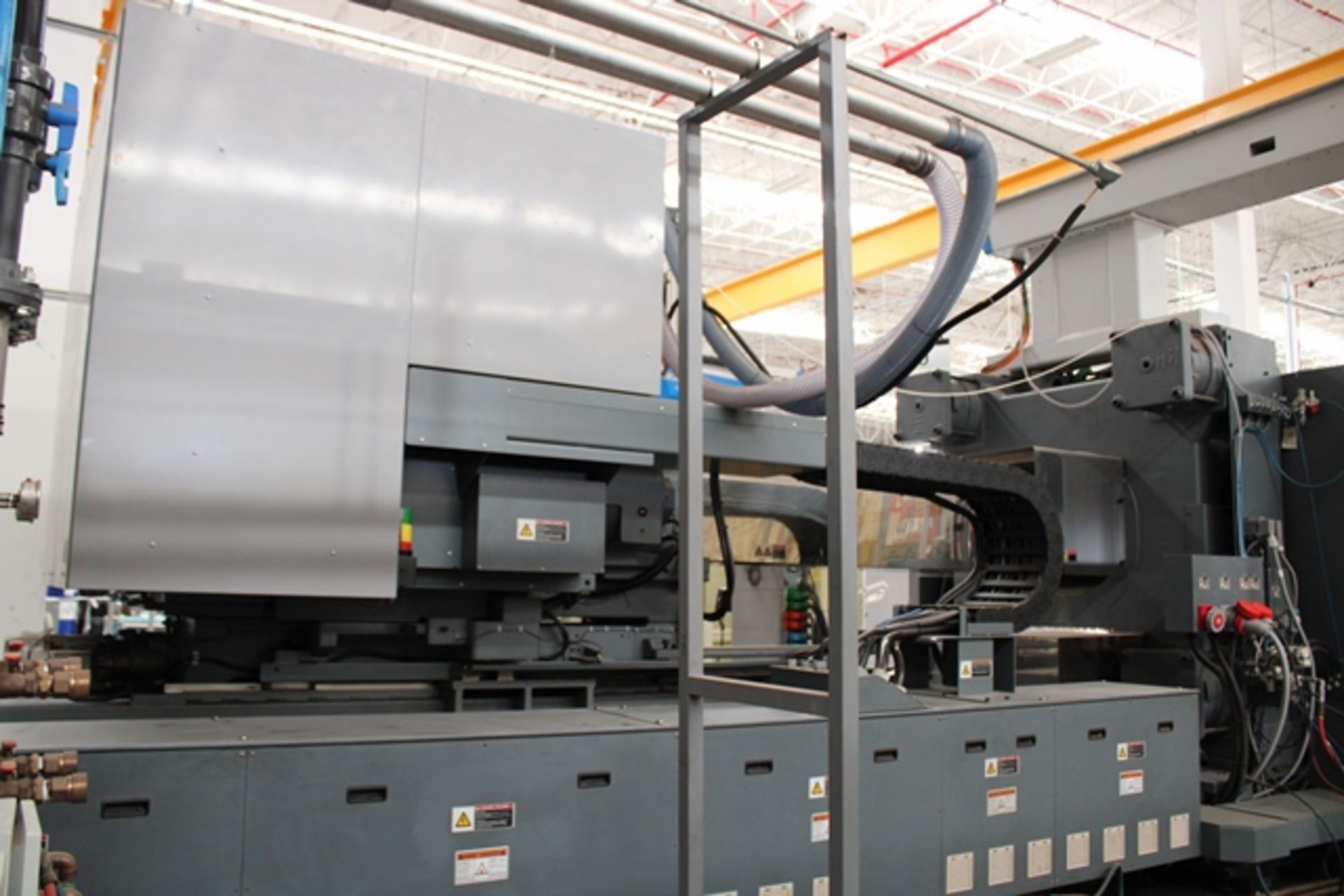 1430 Ton 140 Oz Toshiba EC1450SXV50-78AT Electric Injection Molding Machine; Mfg. Year: 2016 - Image 6 of 17