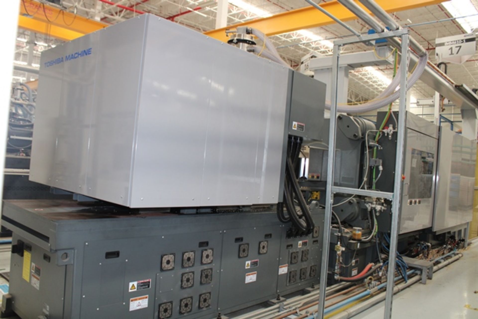 610 Ton 31.9 oz Toshiba EC610SXIIV50-26Y Electric Injection Molding Machine; Mfg. Year: 2019 - Image 5 of 28