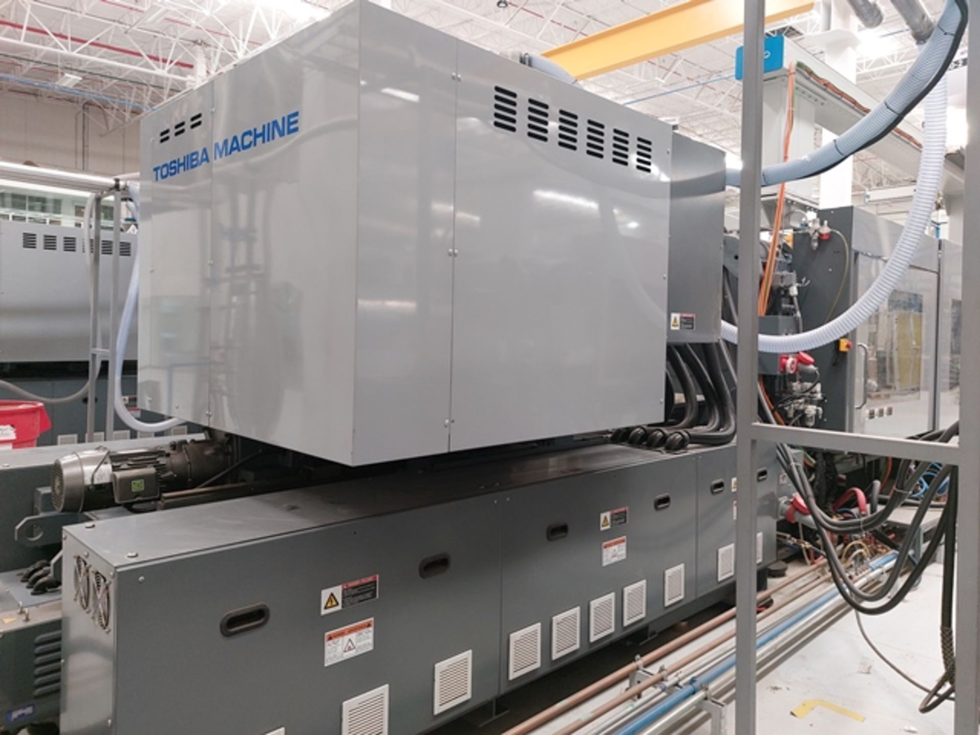 500 Ton 31.9 Oz Toshiba EC500SCXV50-26Y Electric Injection Molding Machine, Mfg. Year: 2016 - Image 8 of 23