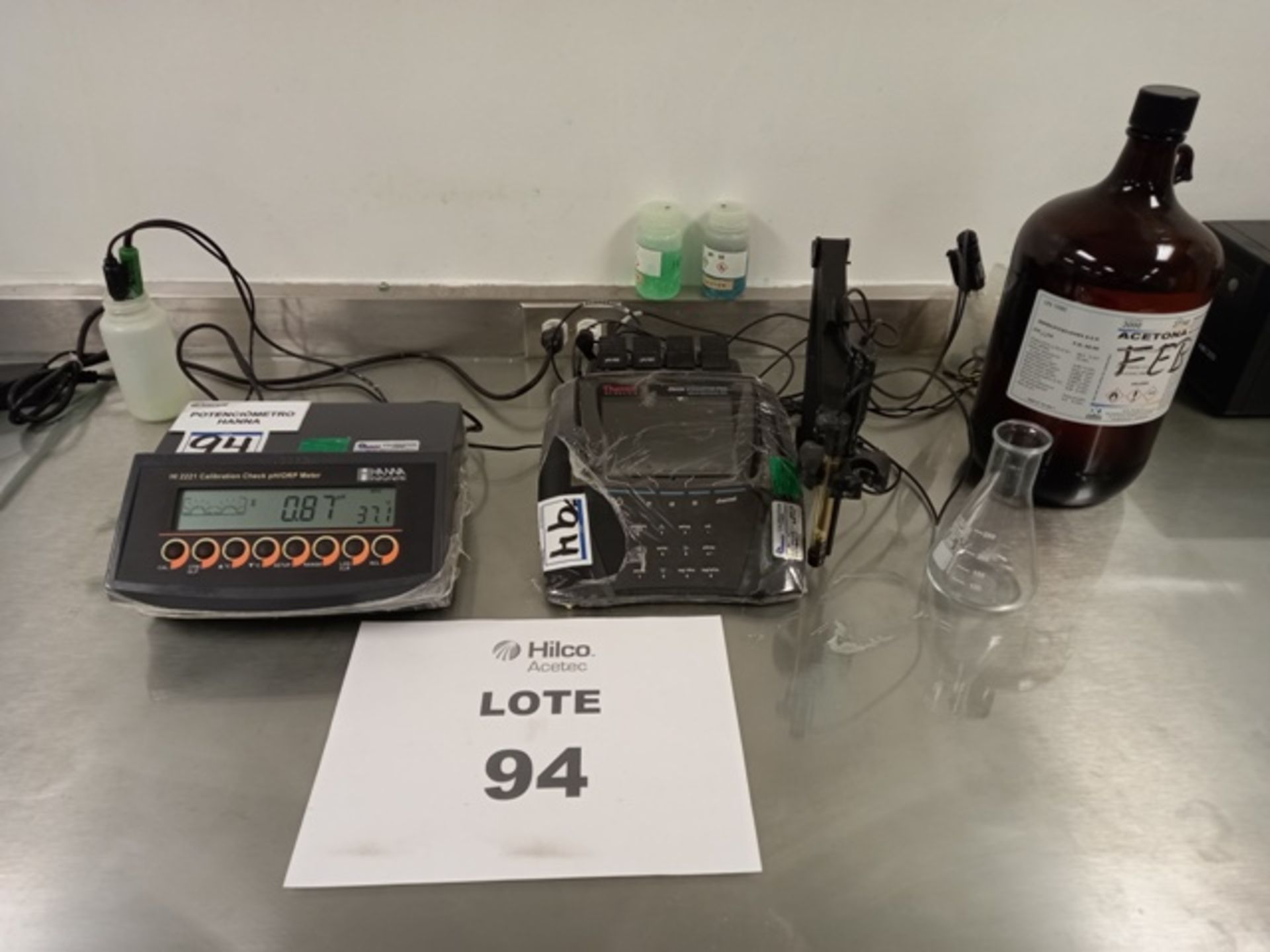 Lot of Laboratory Equipment Consisting of: (1) Hanna Hi 2221 Potentiometer, Series: Phe-01.