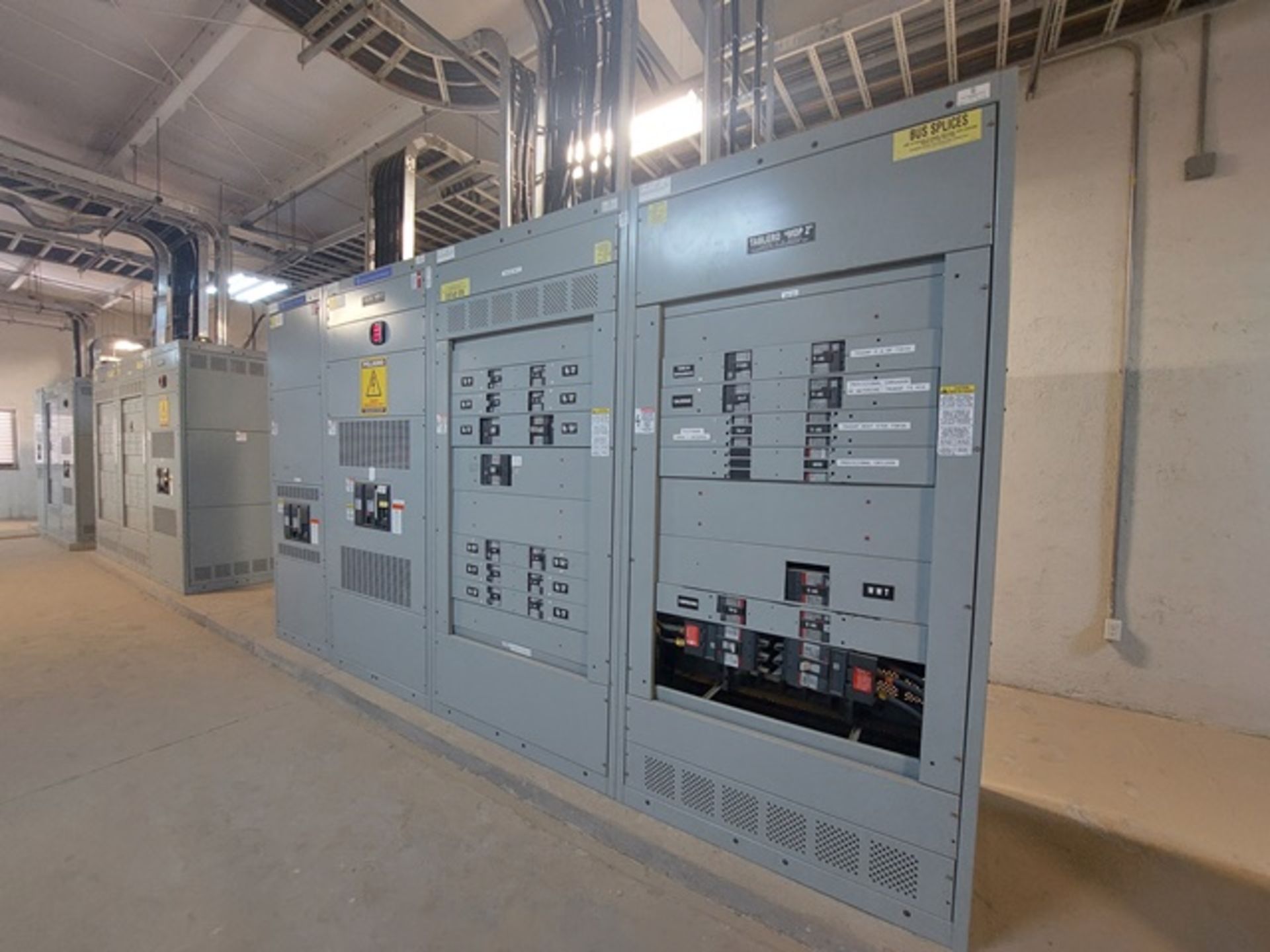 4 Sections 3000 A/1600 A General Electric Spectra Series Switchboards, 480Y / 277V, 150 KVA;