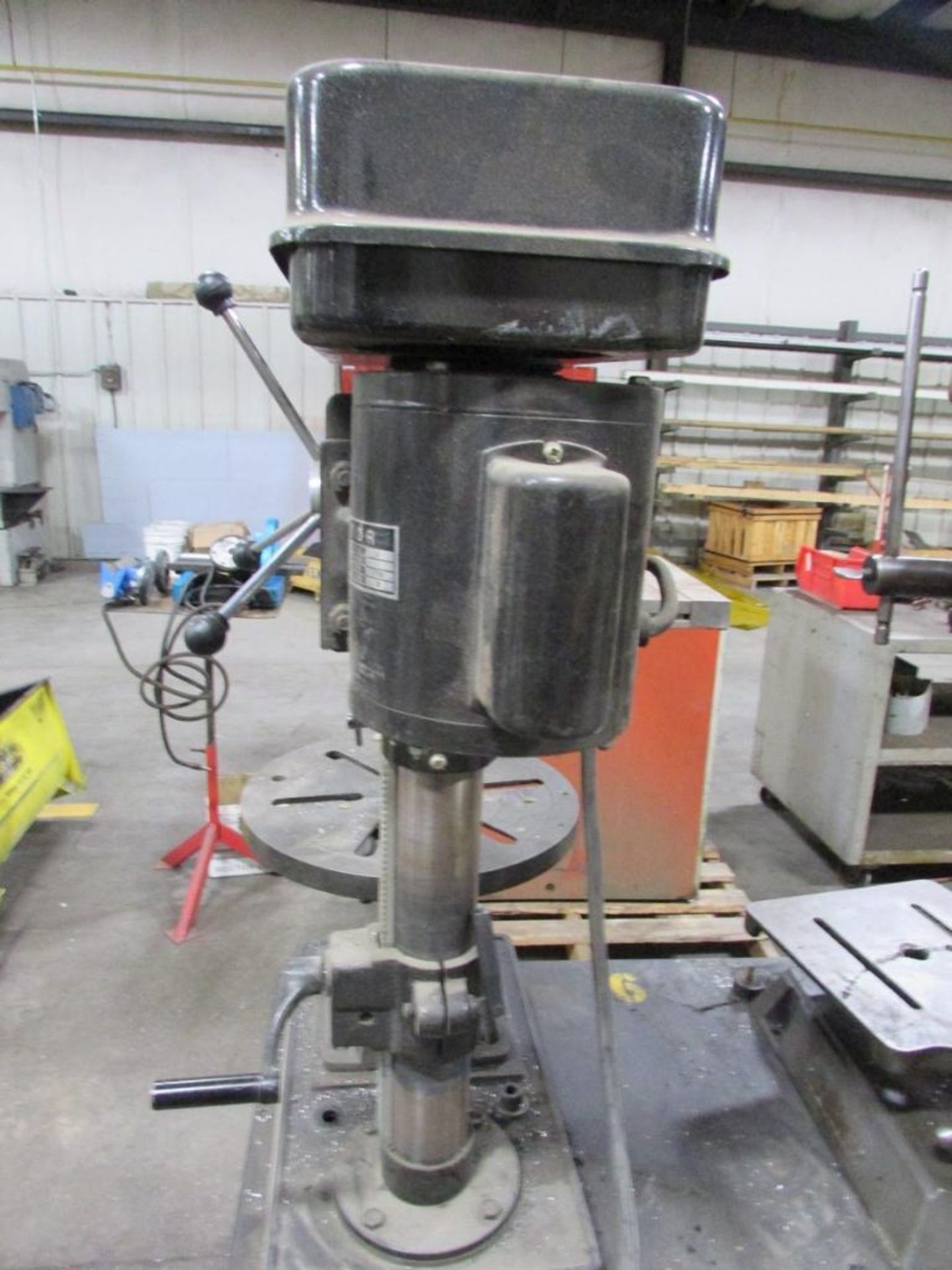 Speedway Series 3514 12" Benchtop Drill Press, 11.5" Diameter Table, 4" Vise, 5/8" Chuck, 2-1/4" Str - Image 6 of 7