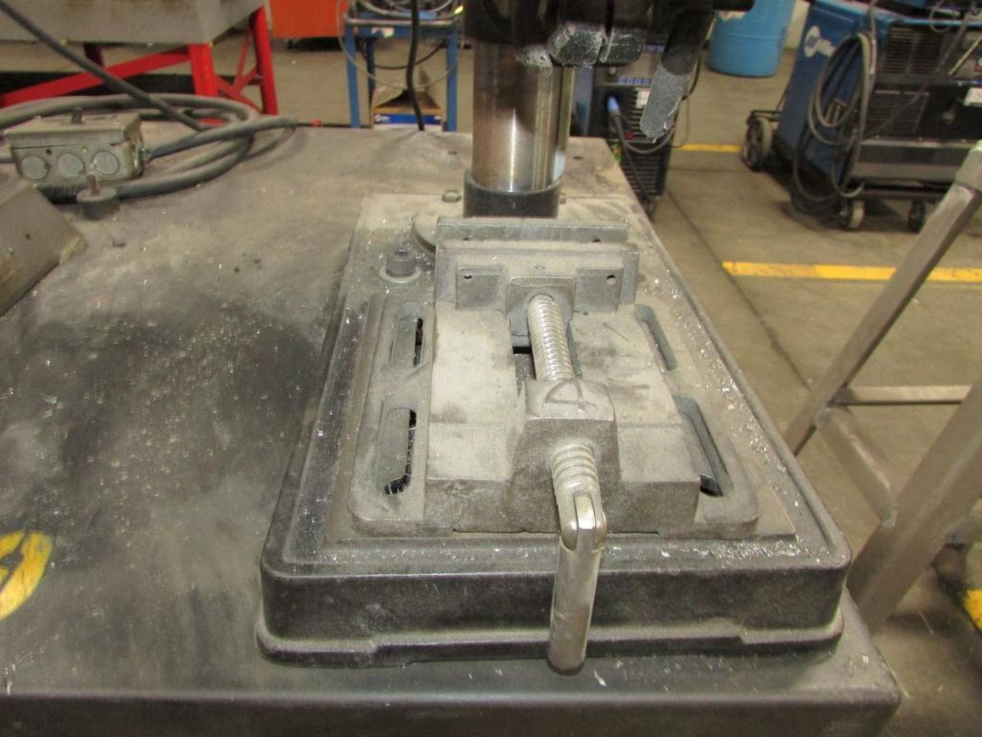 Speedway Series 3514 12" Benchtop Drill Press, 11.5" Diameter Table, 4" Vise, 5/8" Chuck, 2-1/4" Str - Image 5 of 7