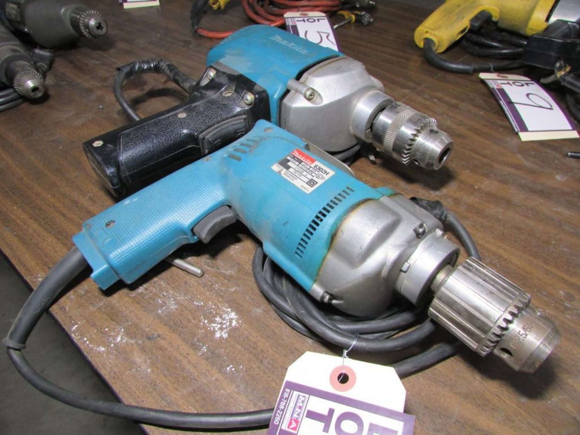 Makita 6302H and 6013BR 1/2" Electric VSR Drills - Image 2 of 2