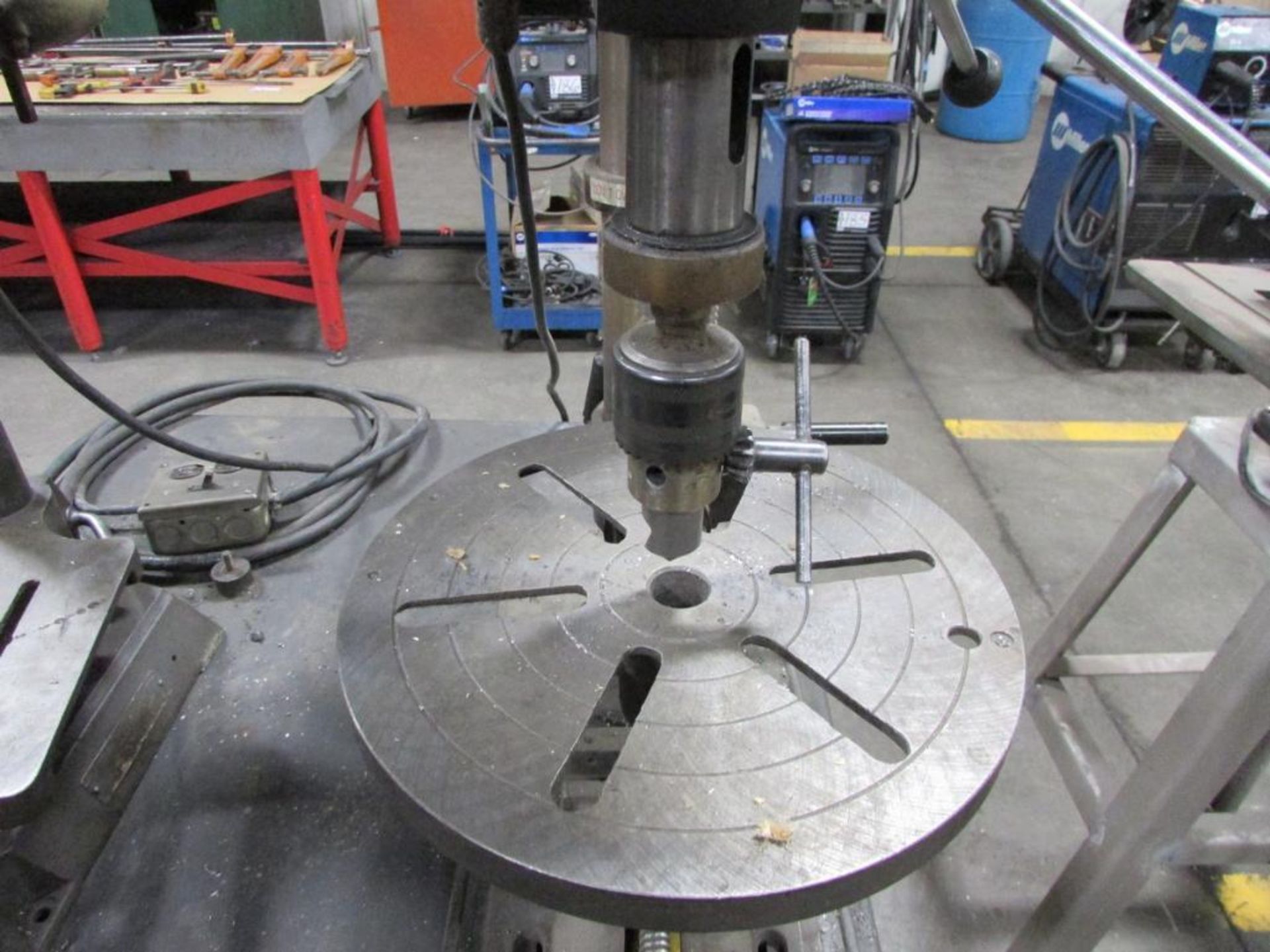Speedway Series 3514 12" Benchtop Drill Press, 11.5" Diameter Table, 4" Vise, 5/8" Chuck, 2-1/4" Str - Image 4 of 7