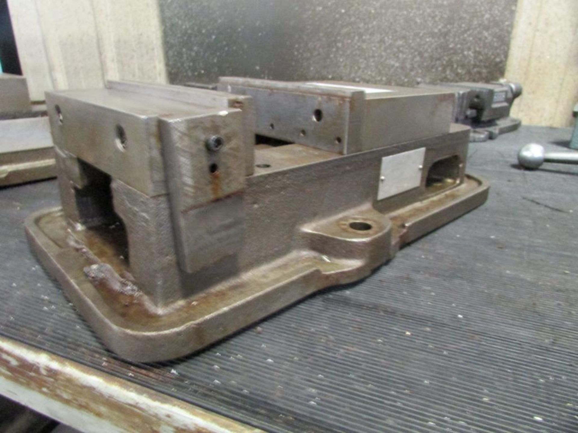 Kurt D60 6" Vise