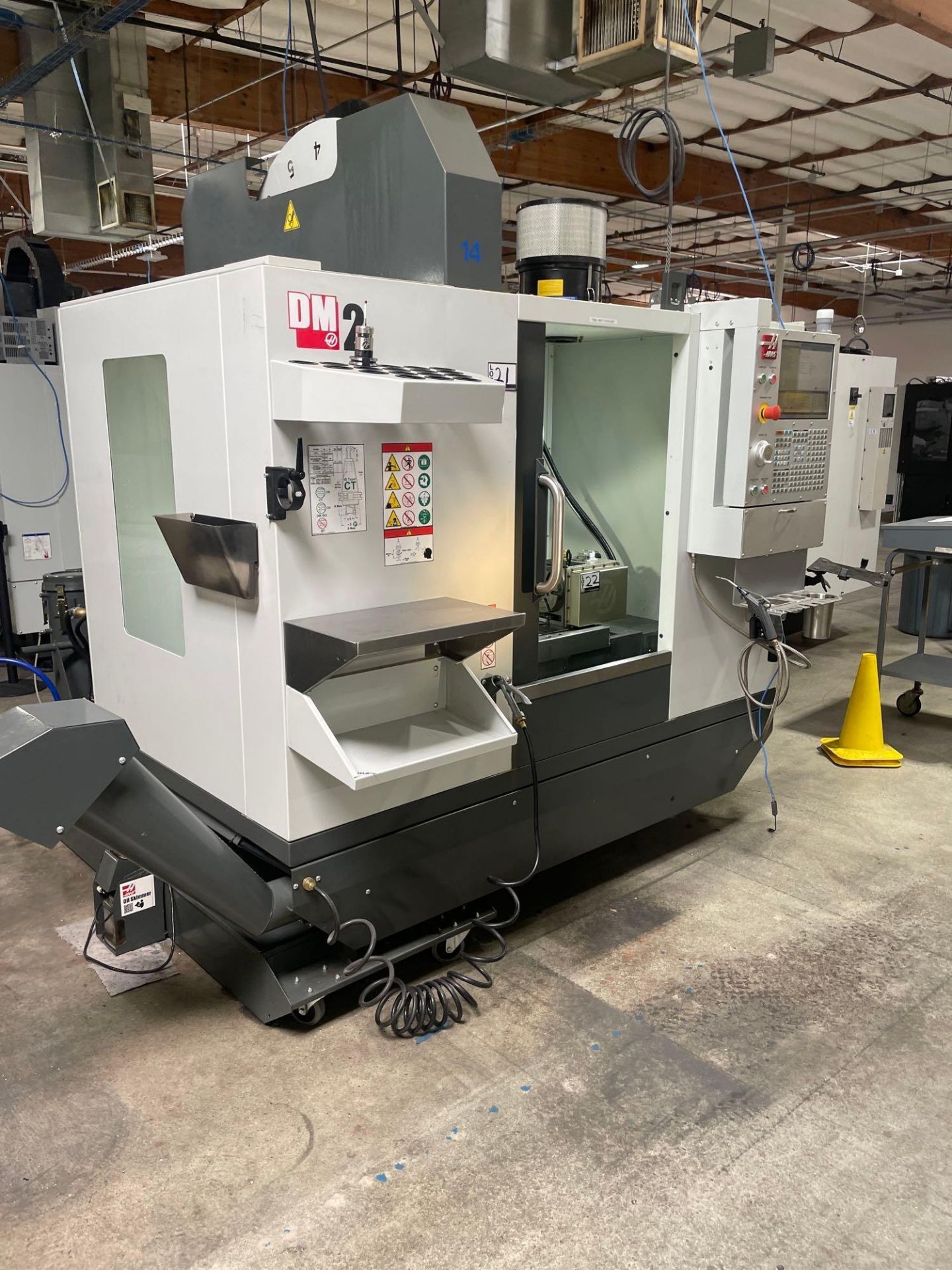 Haas DM-2, 28” x 16” x 15.5” Travels, CT 40, 18+1 SMTC, CTS, WIPS, as New as 2021 - Image 4 of 14