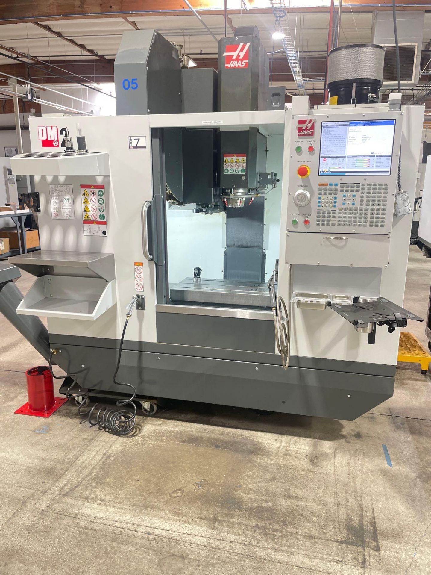 Haas DM-2, 28” x 16” x 15.5” Travels, CT 40, 18+1 SMTC, CTS, WIPS, as New as 2021 - Image 2 of 13