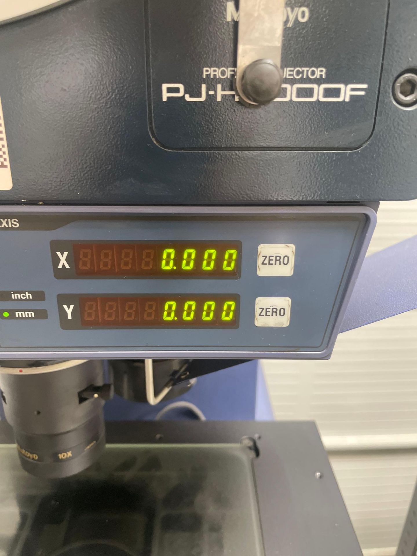 Mitutoyo PJ-H3000F Optical Comparator - Image 2 of 6