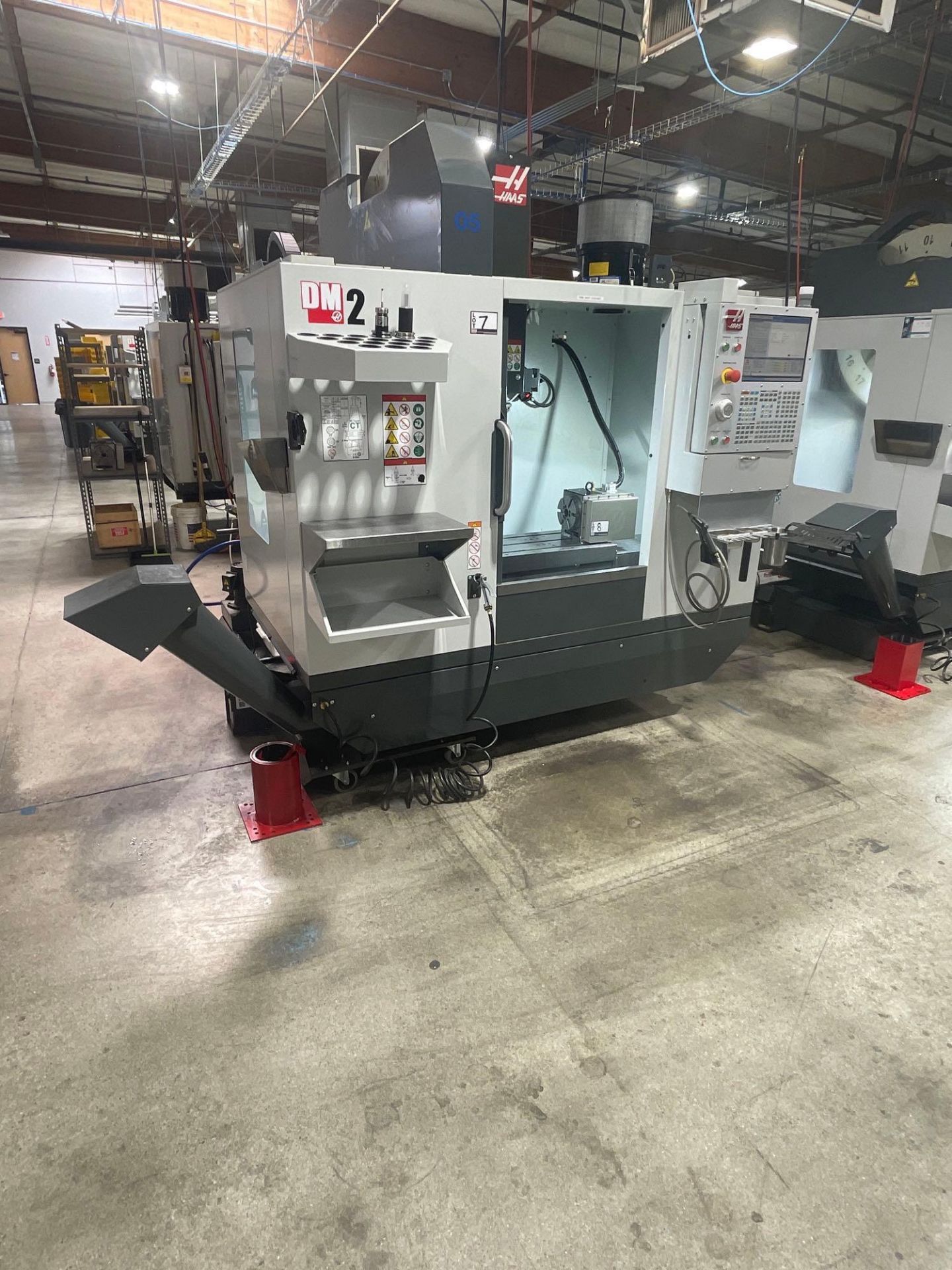 Haas DM-2, 28” x 16” x 15.5” Travels, CT 40, 18+1 SMTC, CTS, WIPS, as New as 2021 - Image 5 of 13