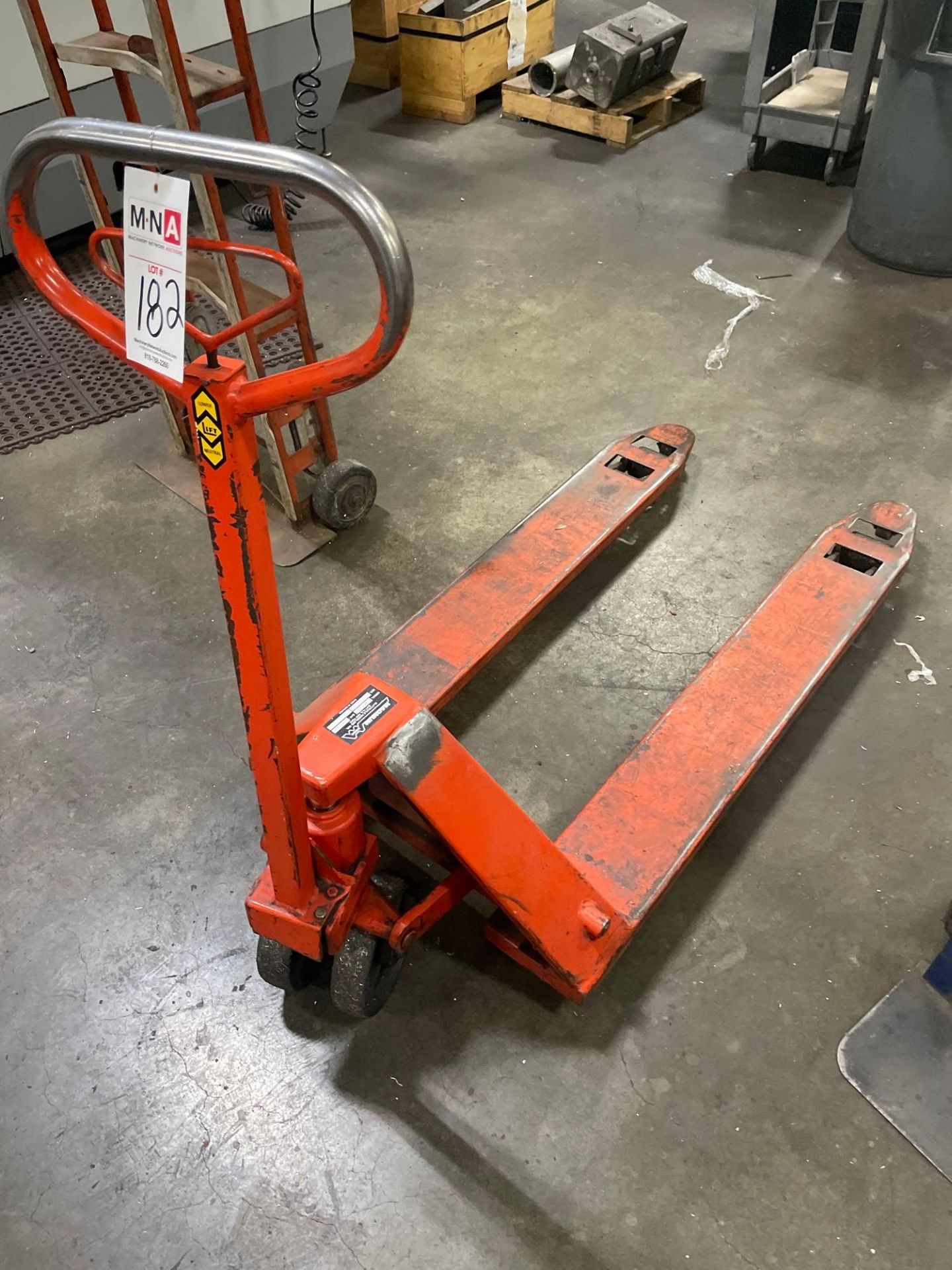 Magnum 5500 Lbs Pallet Jack - Image 3 of 4