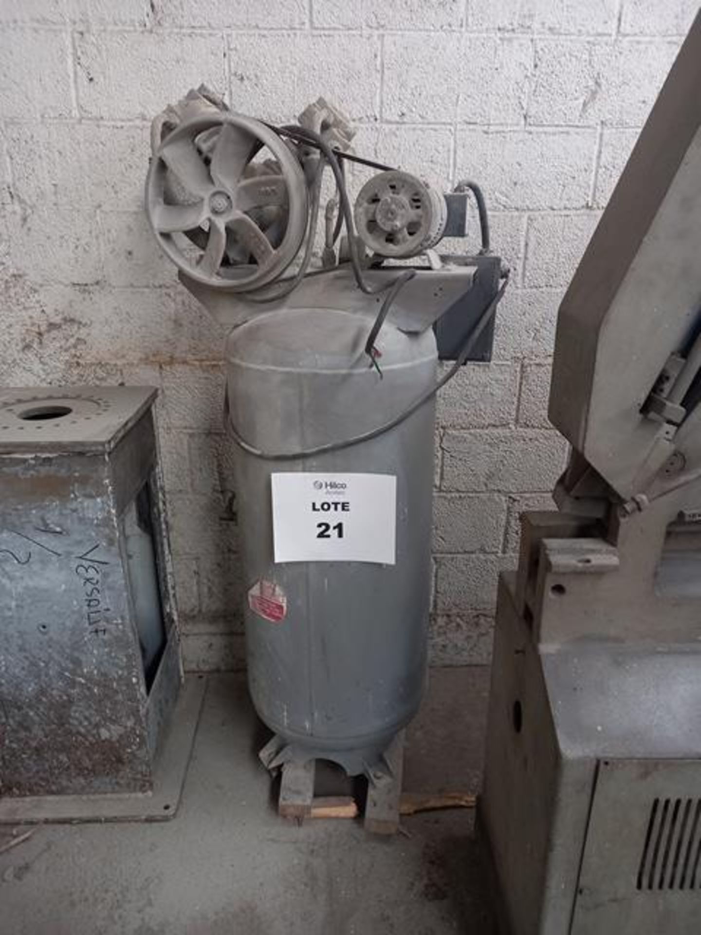 INGERSOLL RAND T30 AIR COMPRESSOR