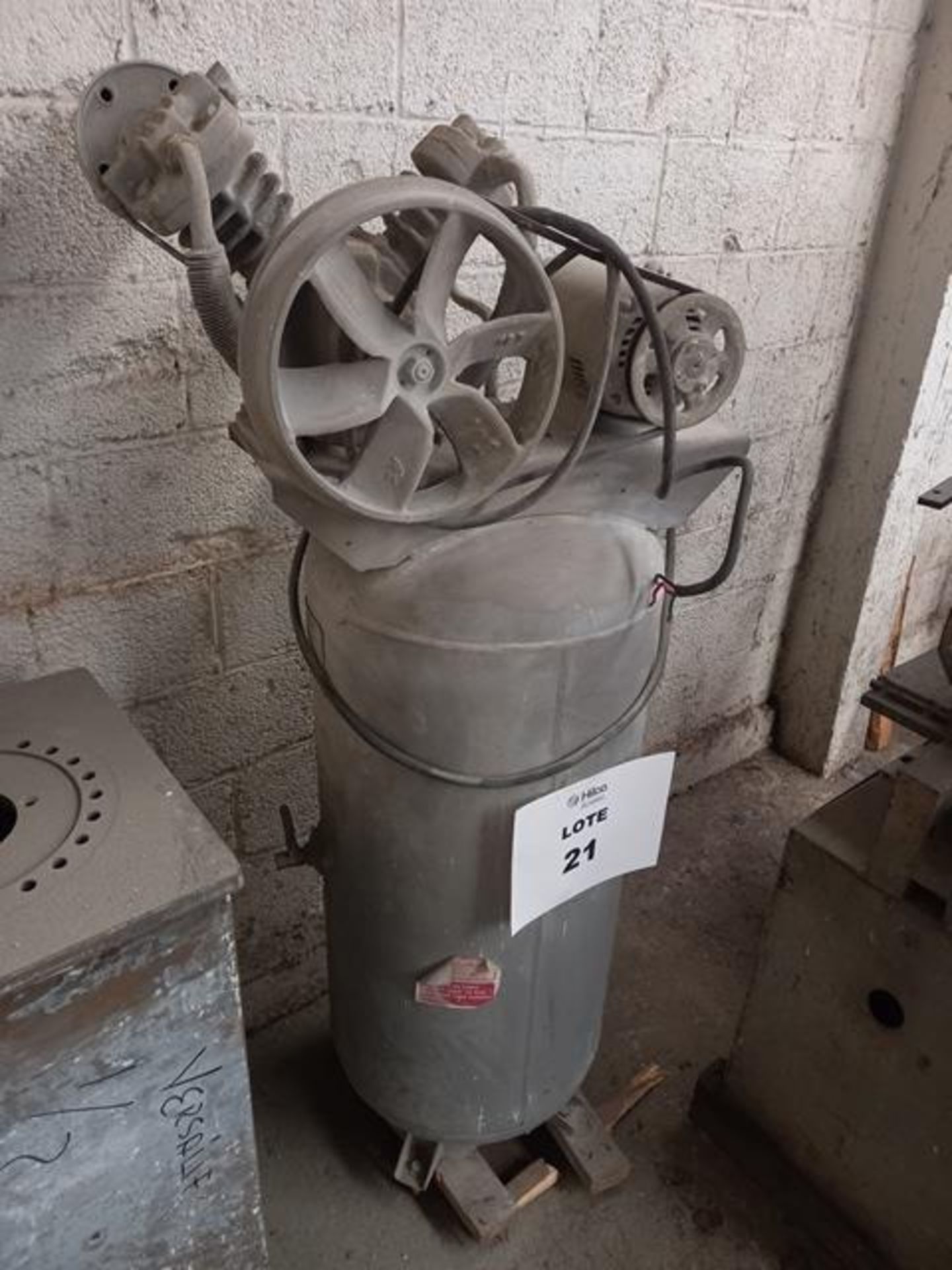 INGERSOLL RAND T30 AIR COMPRESSOR - Image 2 of 8