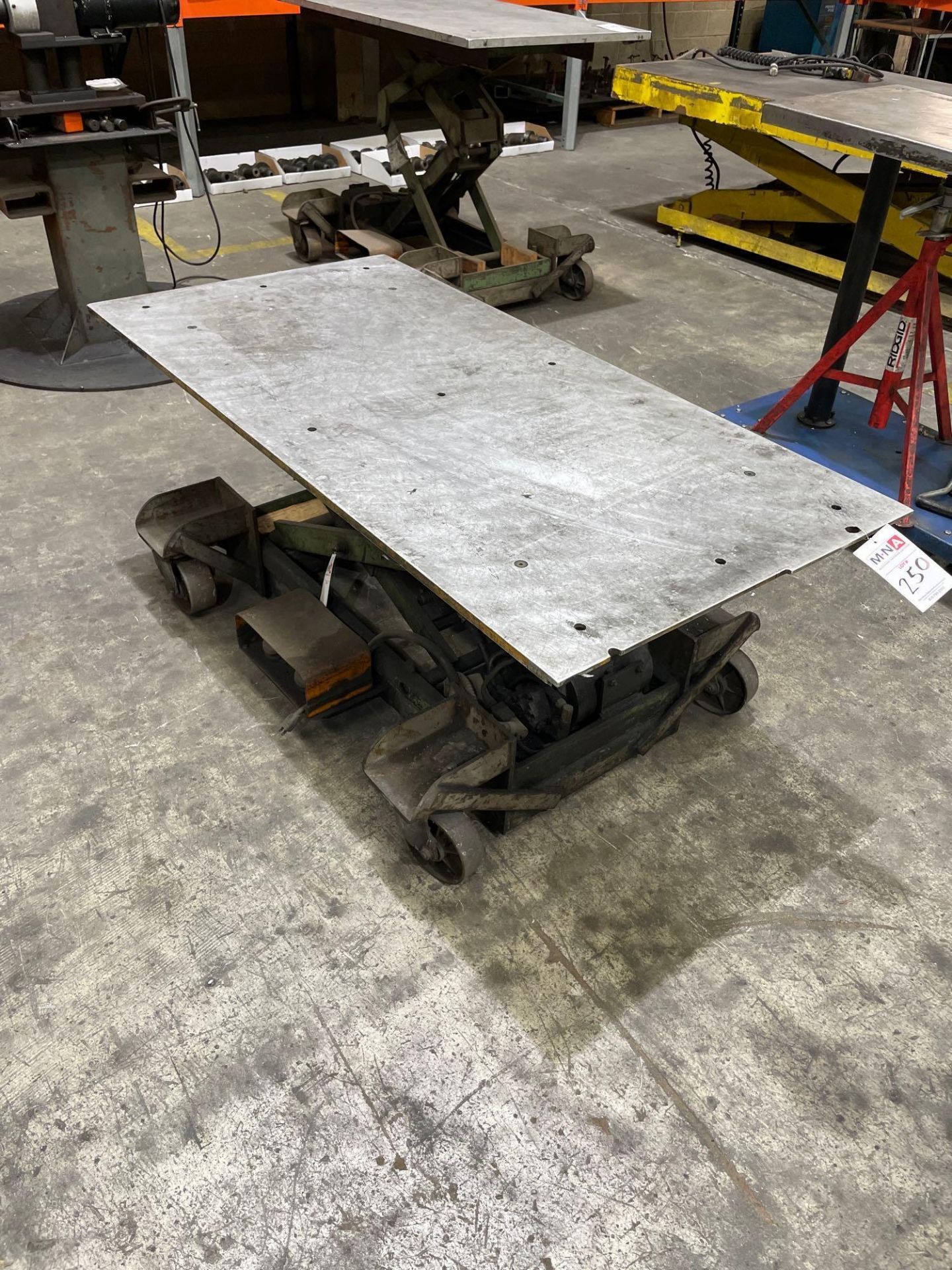 Hydraulic Lift Table - Image 4 of 4