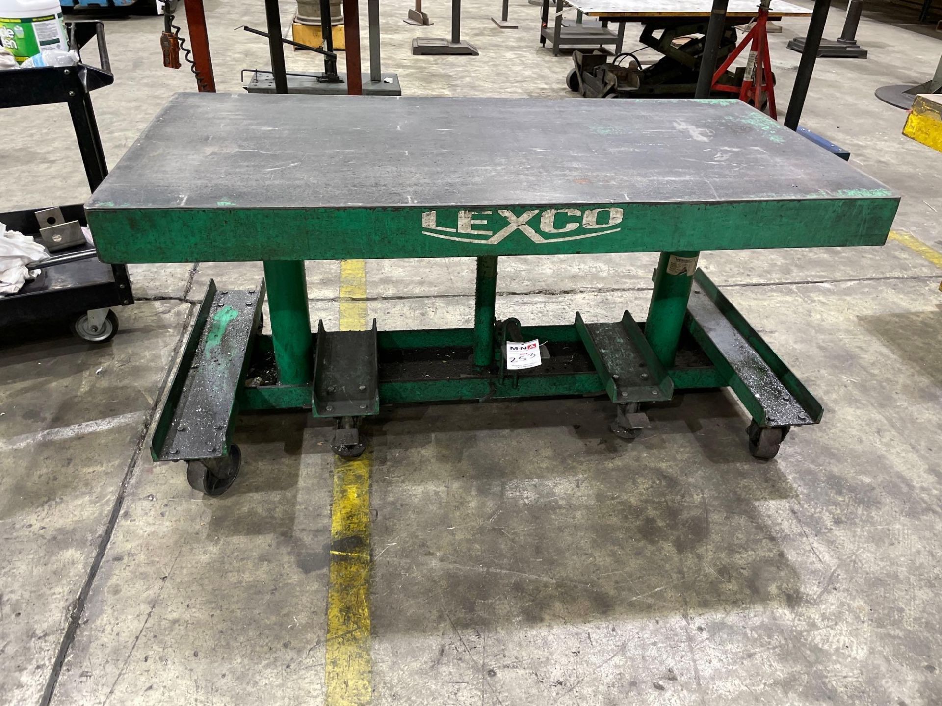 Lexco Hydraulic Lift Table - Image 3 of 5