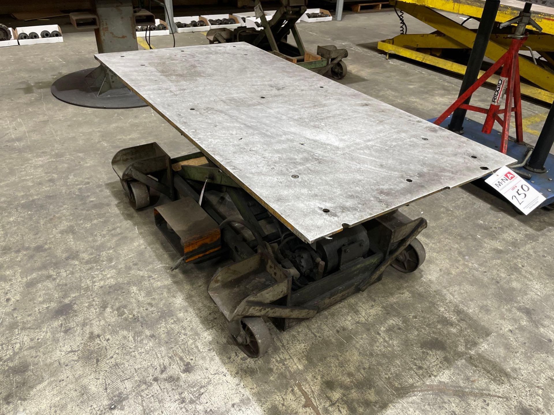 Hydraulic Lift Table - Image 3 of 4