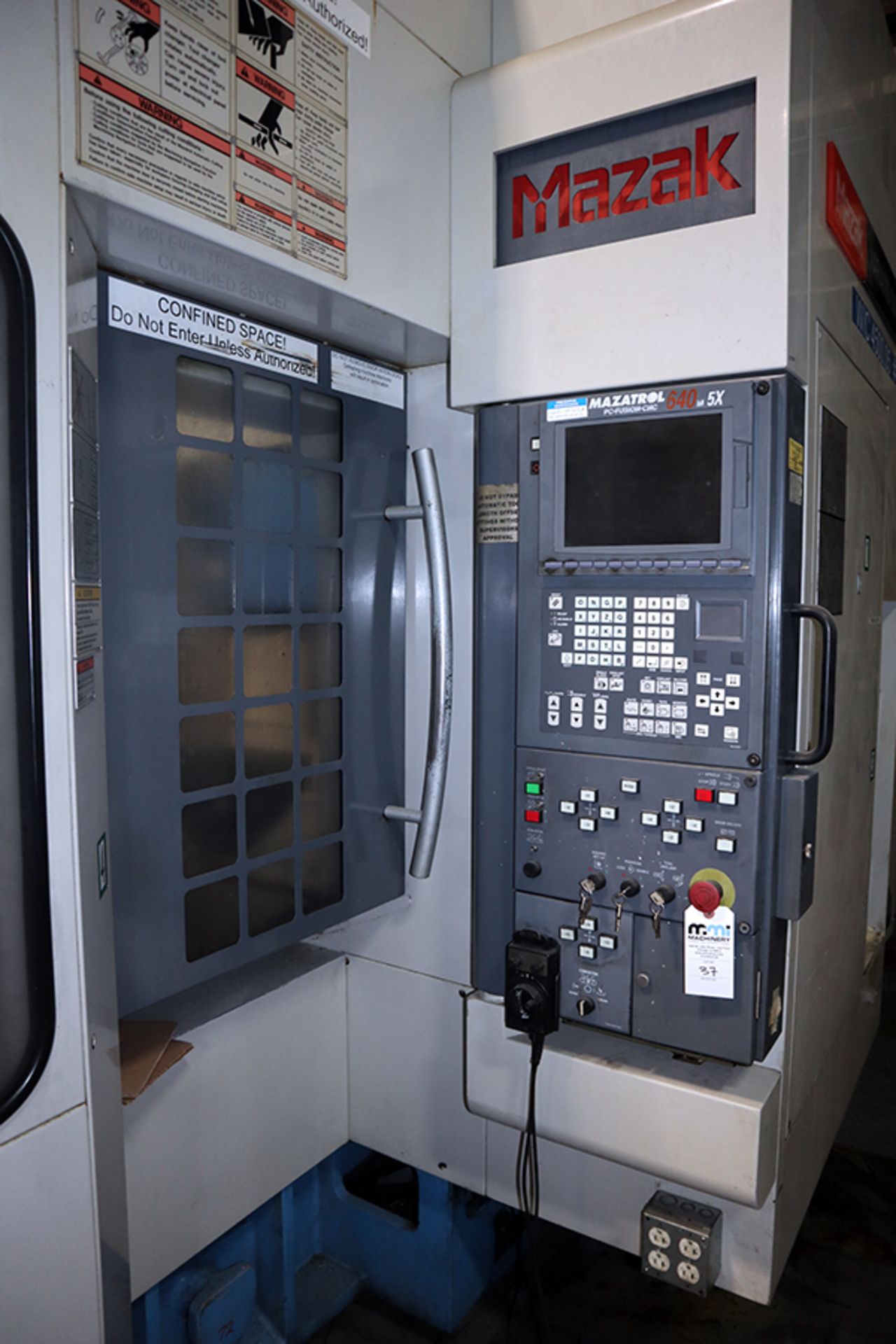 Mazak Variaxis 630 5-Axis Vertical Machining Center (2002) - Image 3 of 17