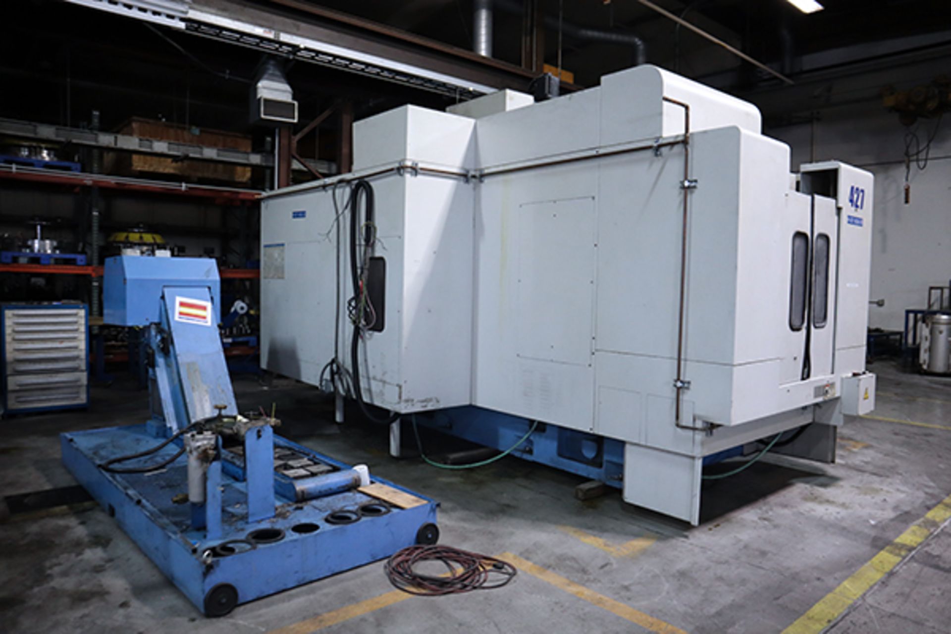 Mazak Variaxis 630 5-Axis Vertical Machining Center (2002) - Image 5 of 17