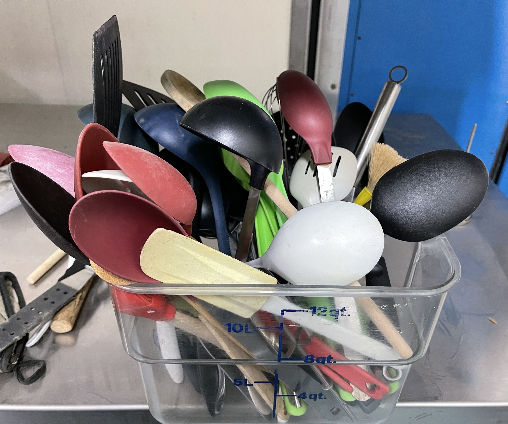 Assorted Cooking Pots, Pans, Strainers & Fry Pans. - Image 2 of 5