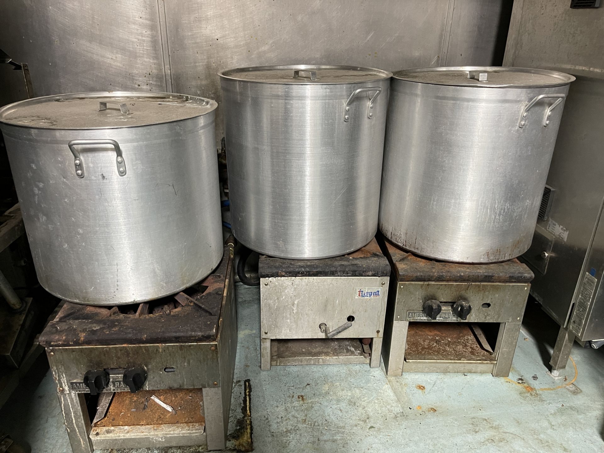 Assorted Cooking Pots, Pans, Strainers & Fry Pans. - Image 4 of 5