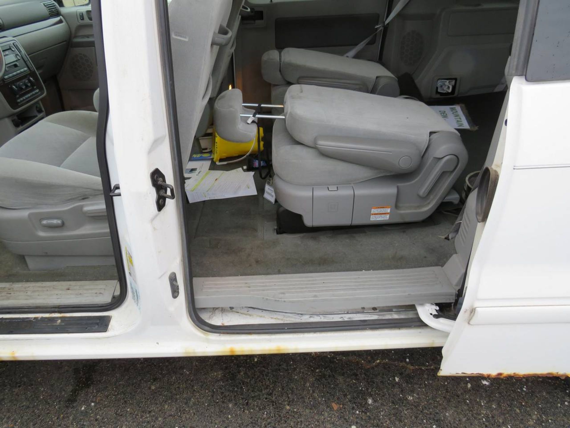 2005 Ford Freestyle Van - Image 19 of 23