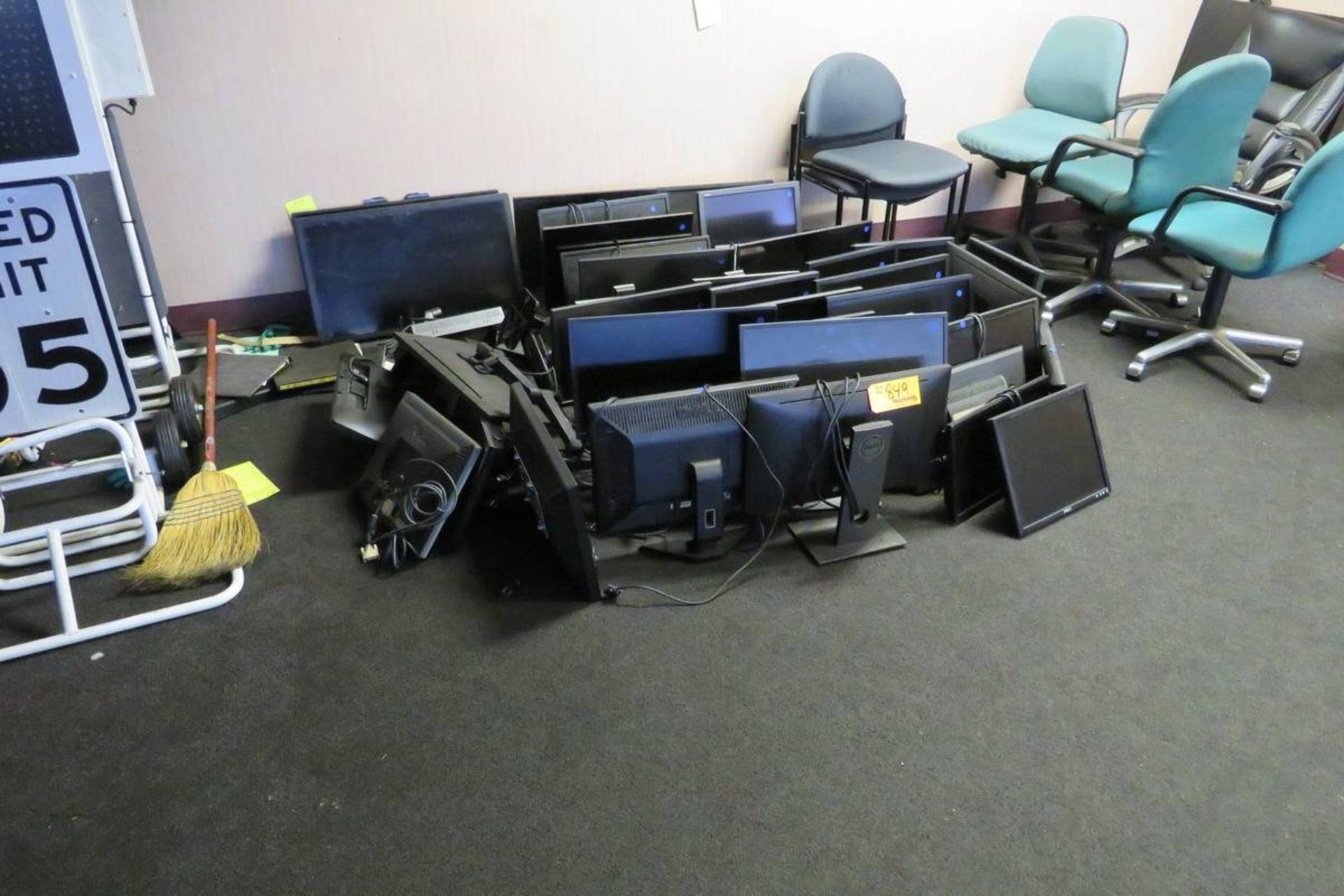 Lot of Assorted Computer Monitors