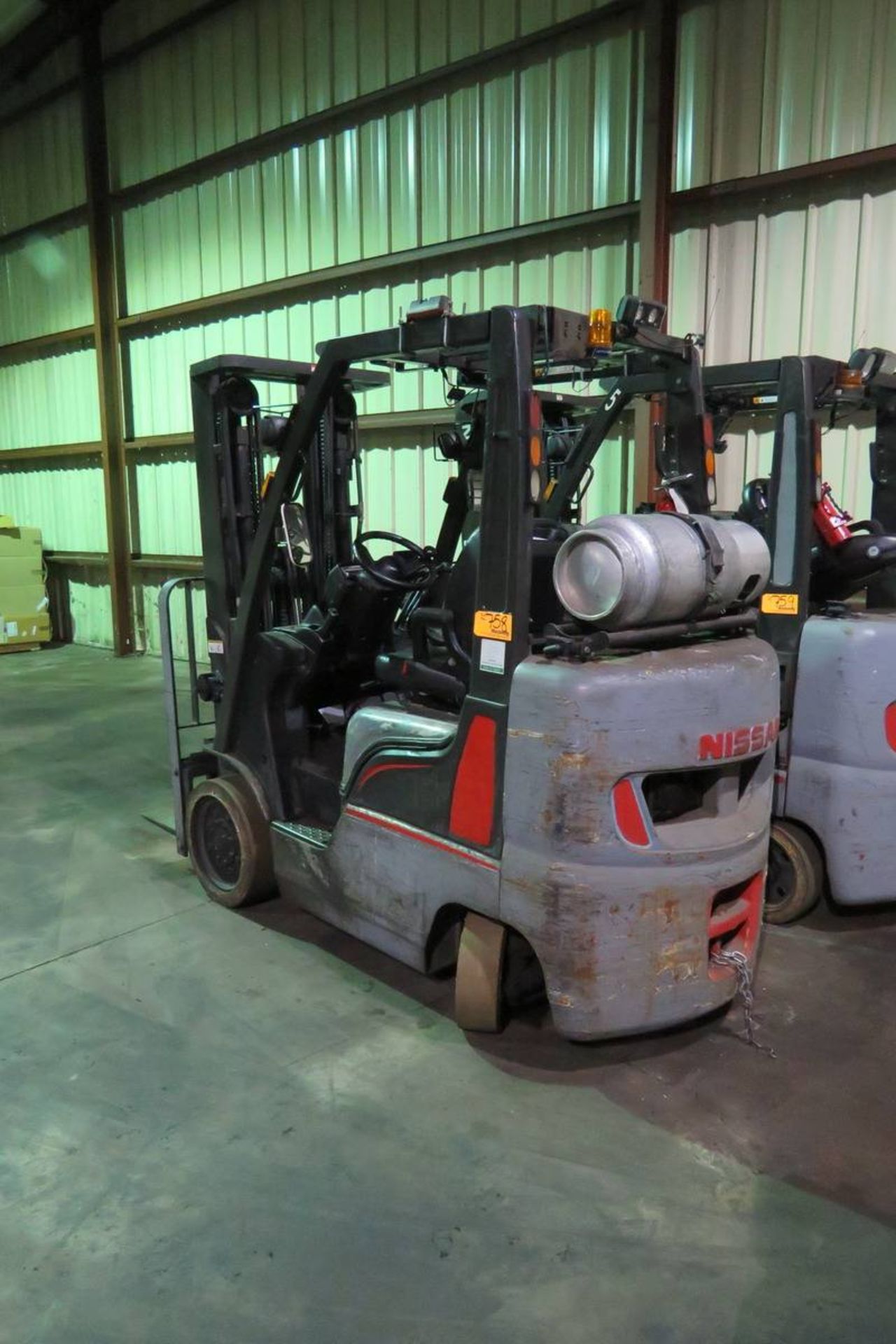 Nissan MCP1F2A25LV Propane Forklift - Image 3 of 8