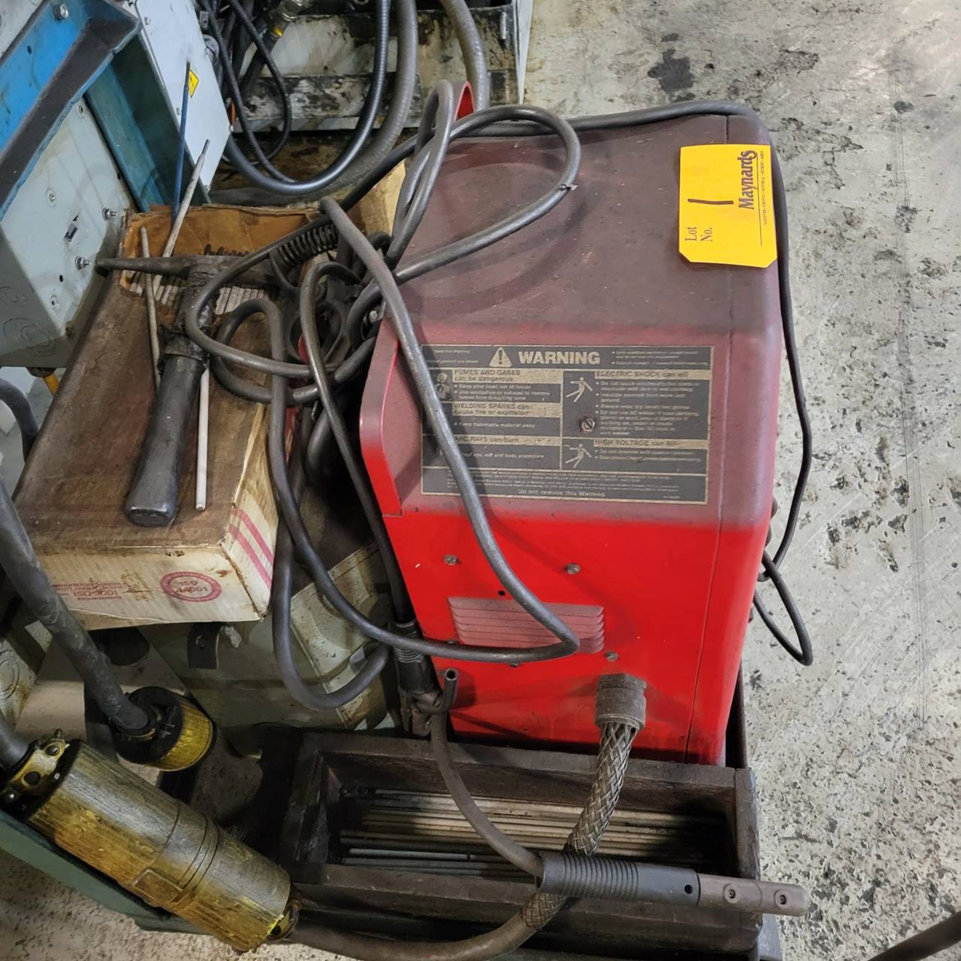 Lincoln ACDC225/125 AC/DC 225 amp arc welder - Image 2 of 2