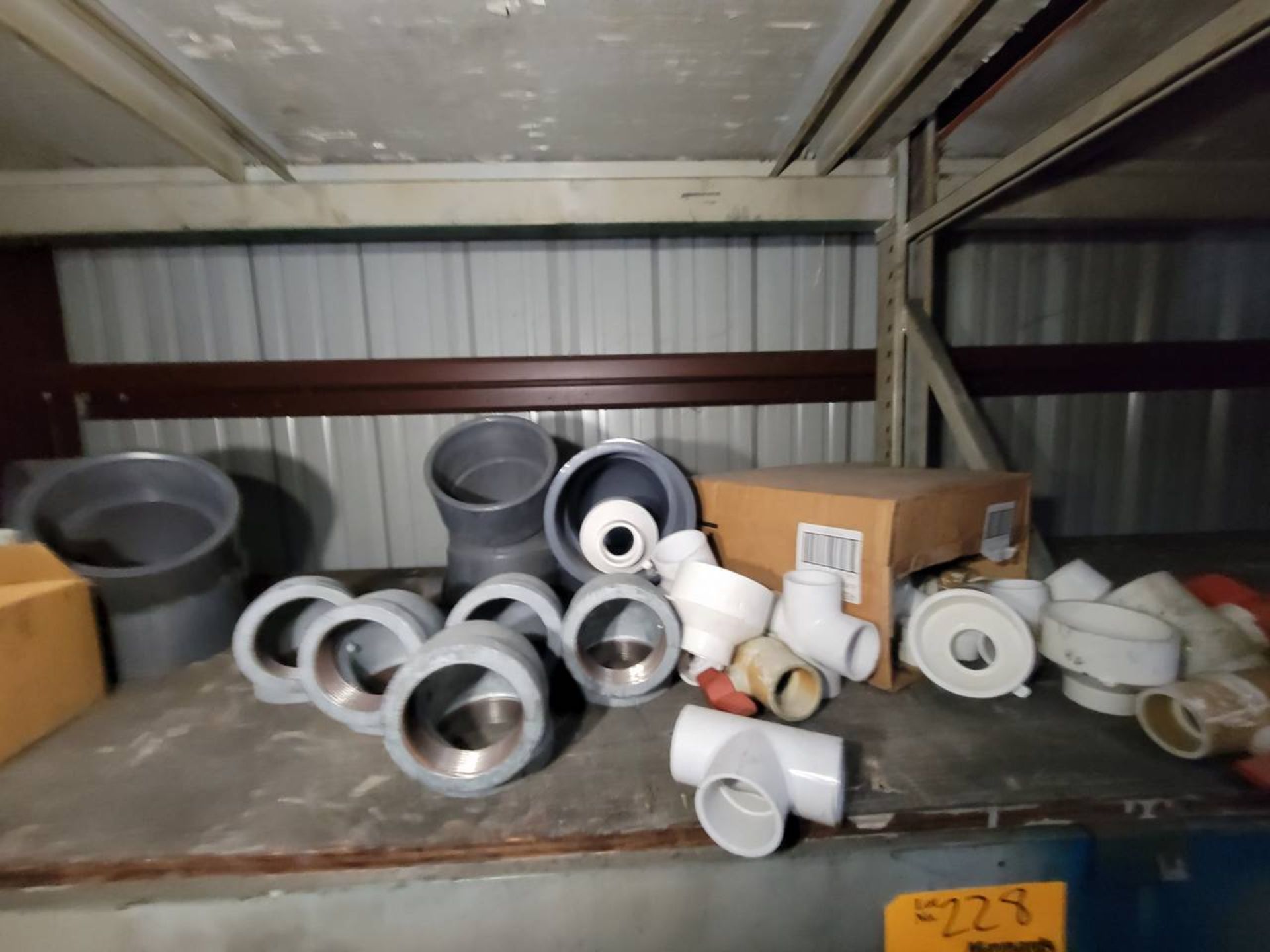 Contents of (5) sections of racking to include: - Image 21 of 27