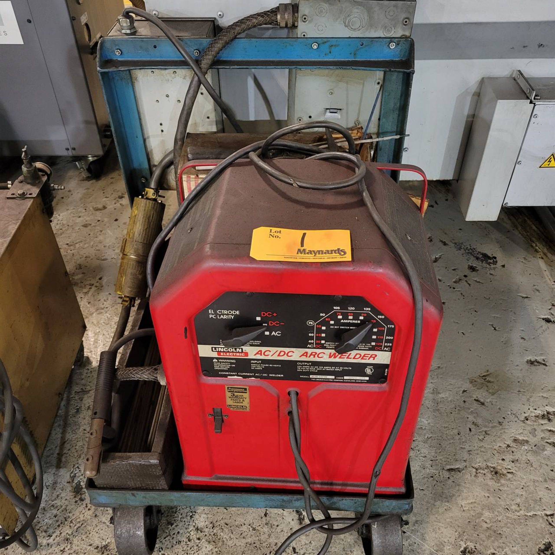 Lincoln ACDC225/125 AC/DC 225 amp arc welder