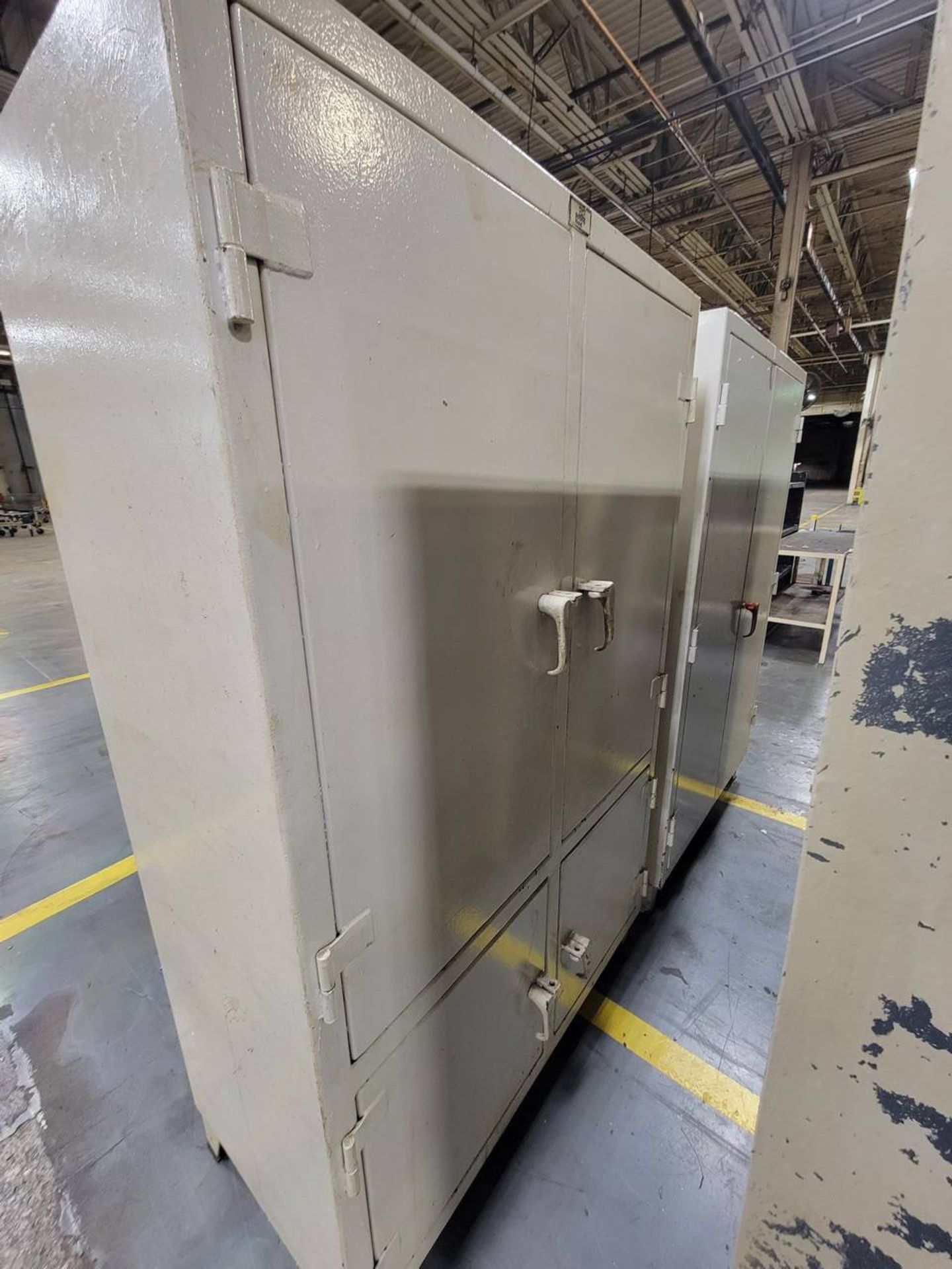 Approx. 11 metal 2dr cabinets - Image 5 of 13