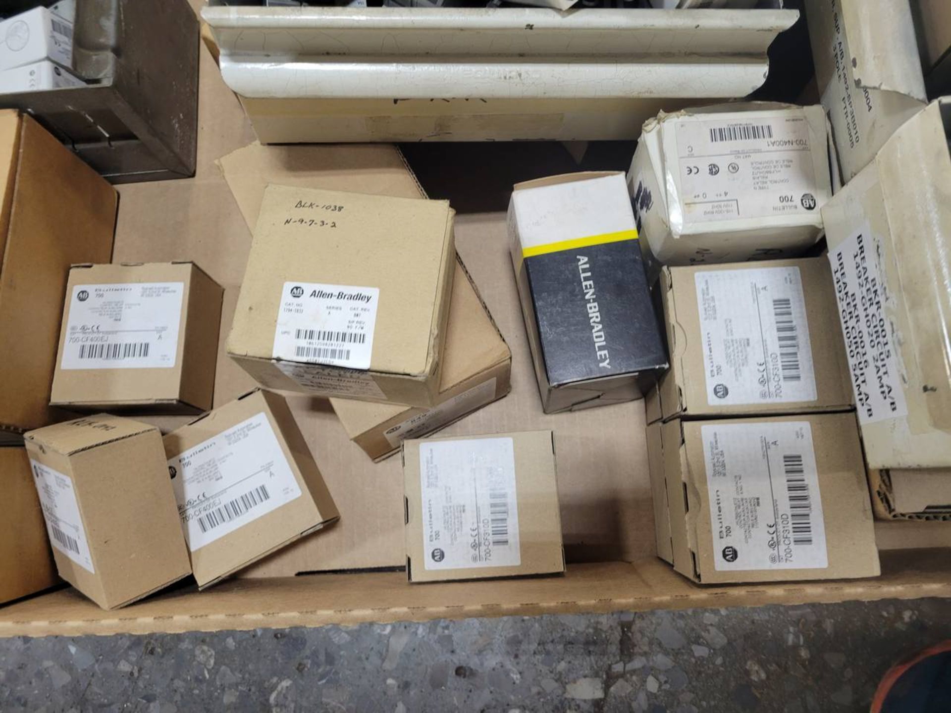 Pallet of electrical motor starters - Image 8 of 11