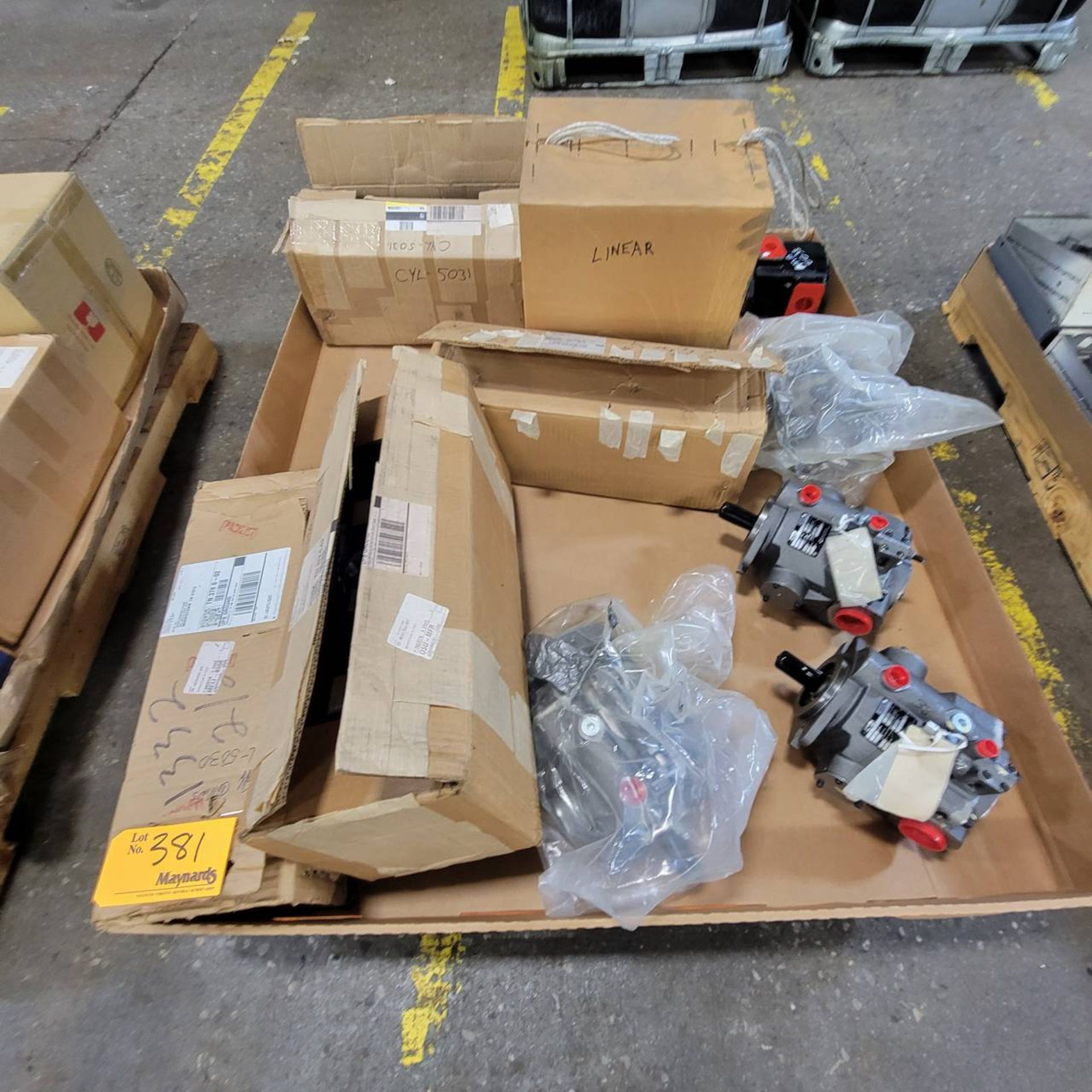 Pallet of hydraulic motors and cylinders