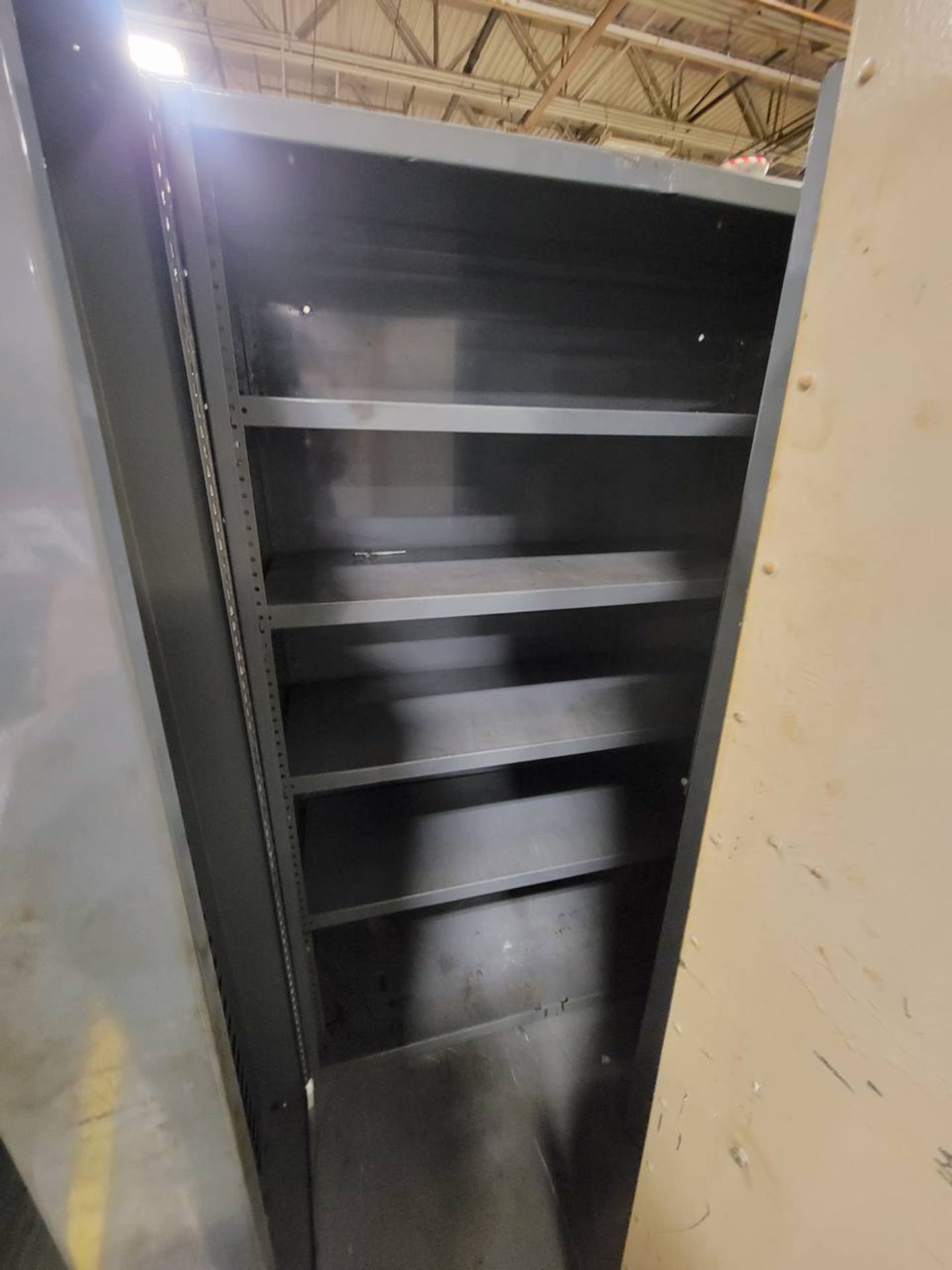 Approx. 11 metal 2dr cabinets - Image 11 of 13