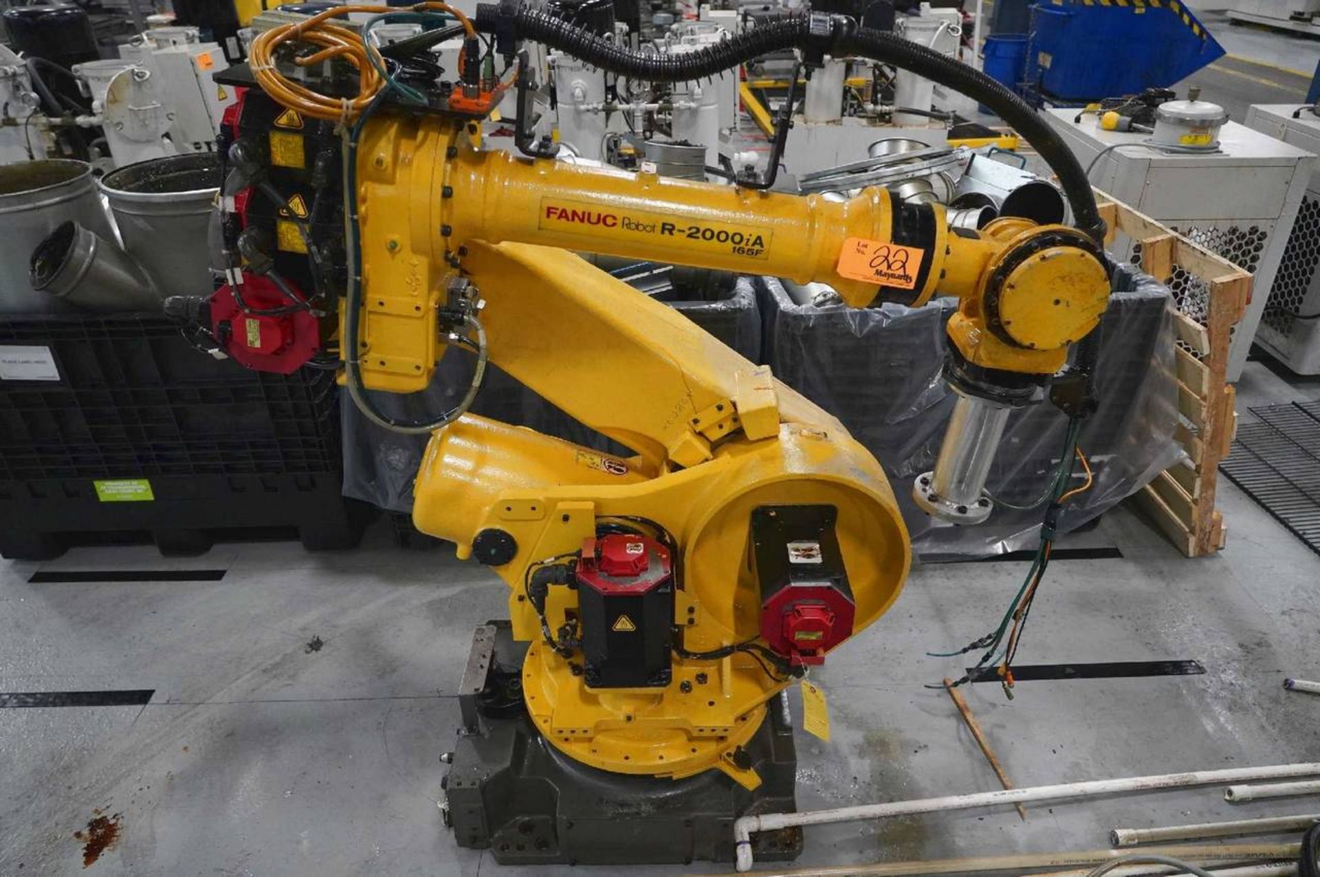 2004 Fanuc R2000ia/165F Robot