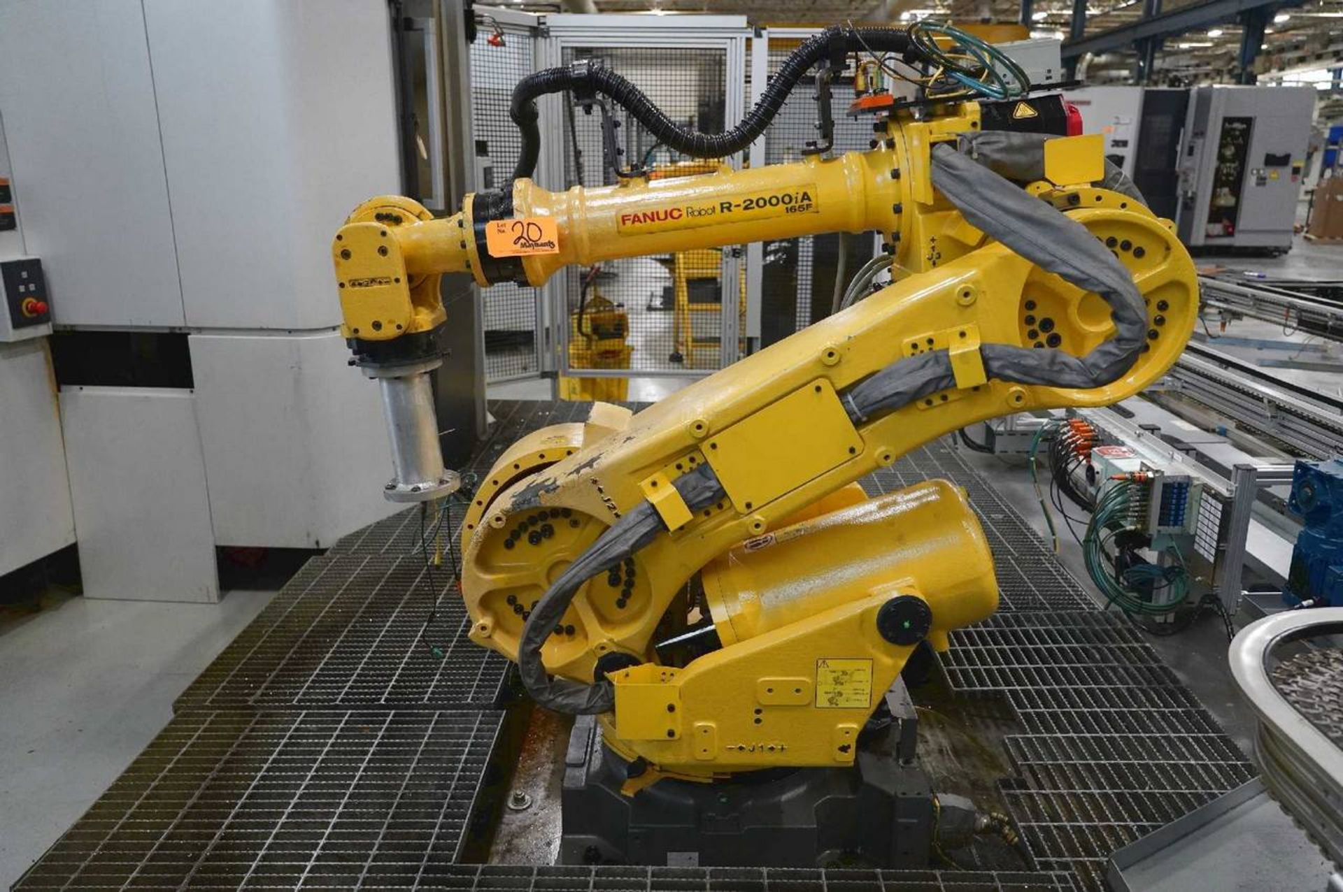 2004 Fanuc R2000ia/165F Robot