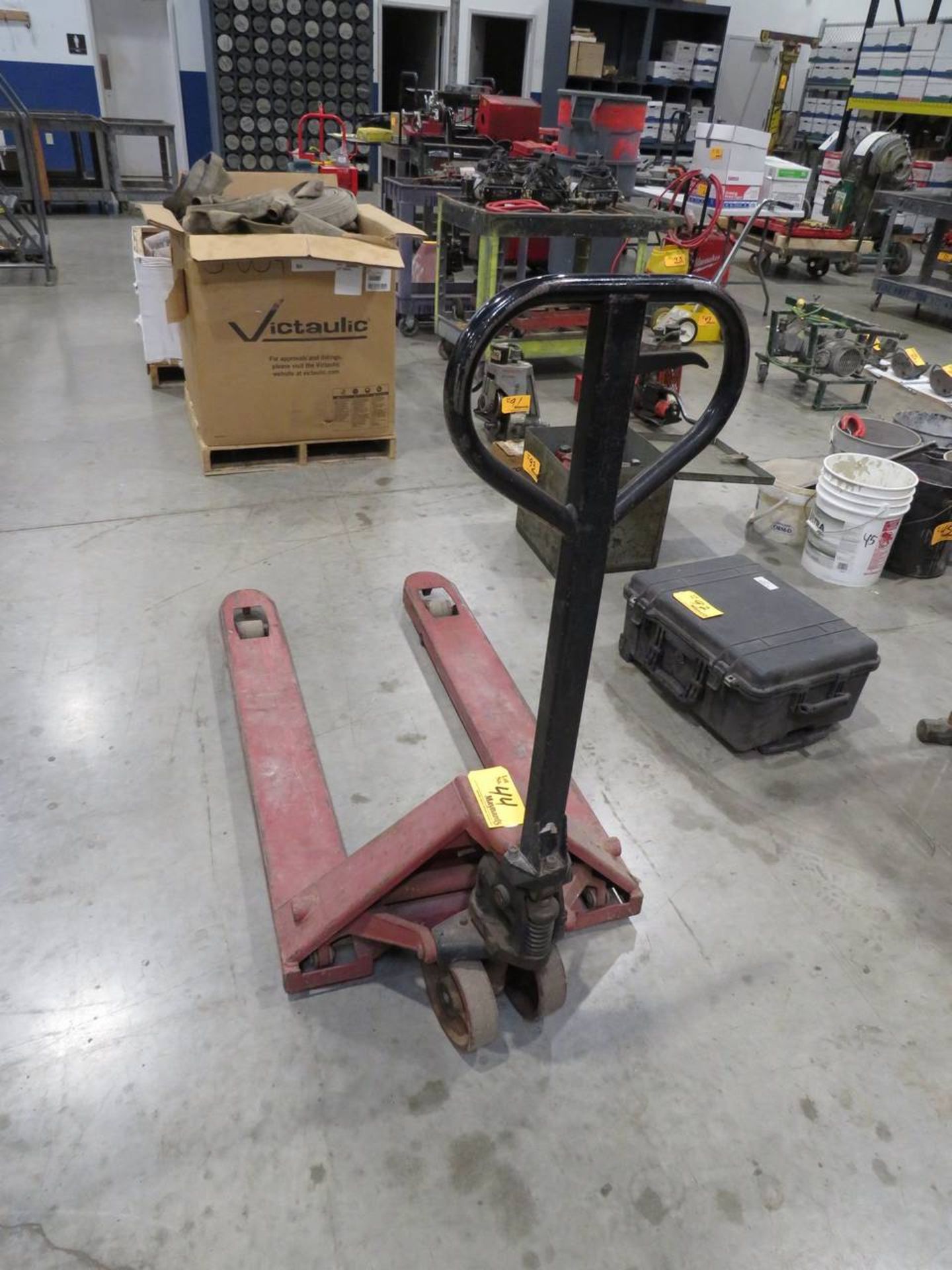 Northern Industrial Pallet Jack - 27" x 48" - Image 3 of 3