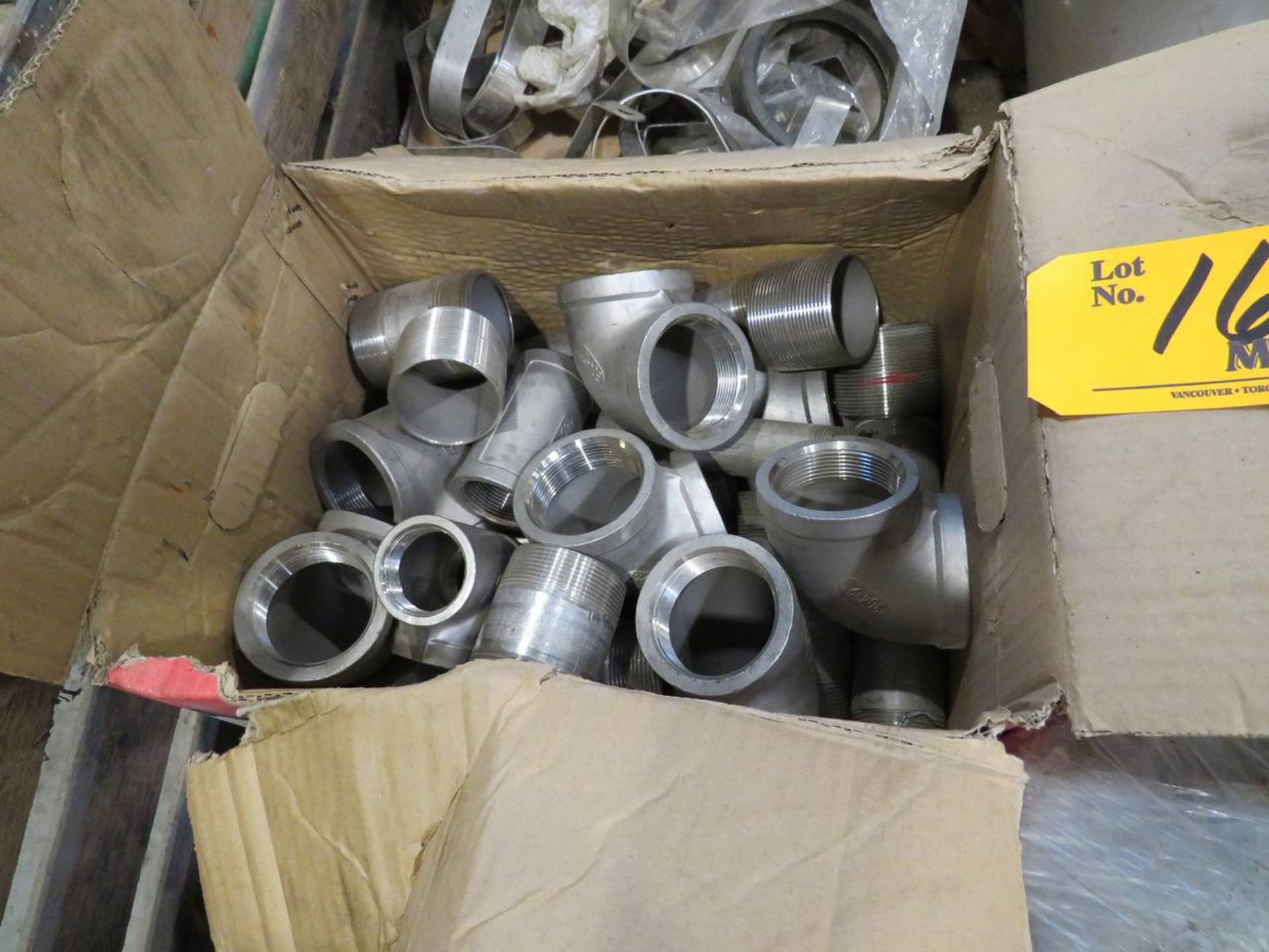 Crate of Stainless Fittings, 90 Degree Elbows, - Image 3 of 6