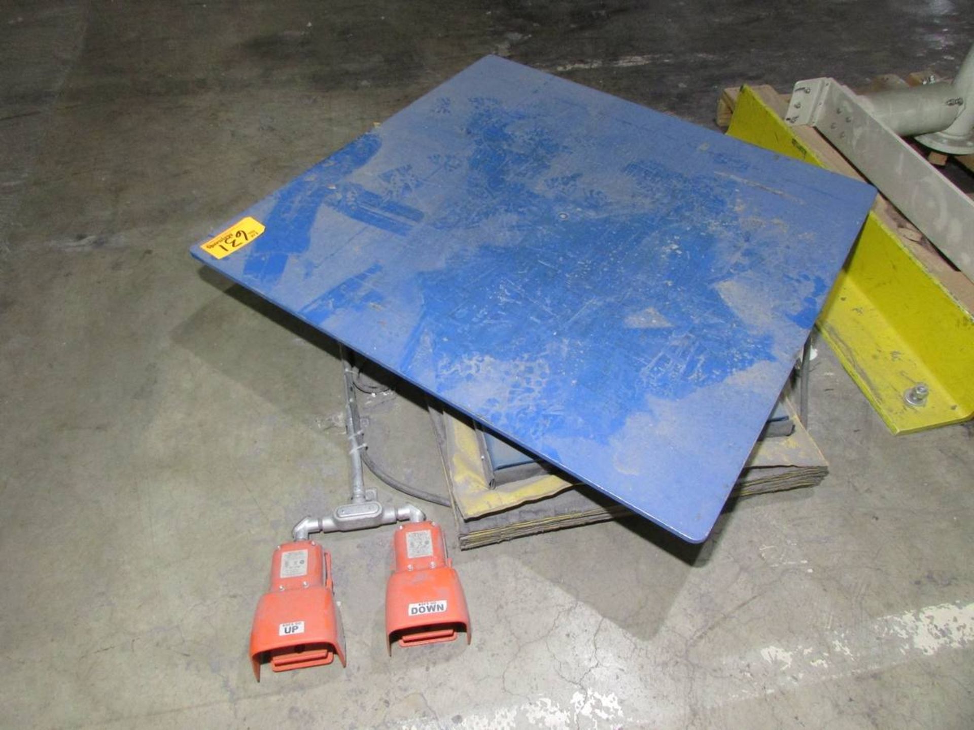 Hydraulic Scissor Lift Table - Image 2 of 2