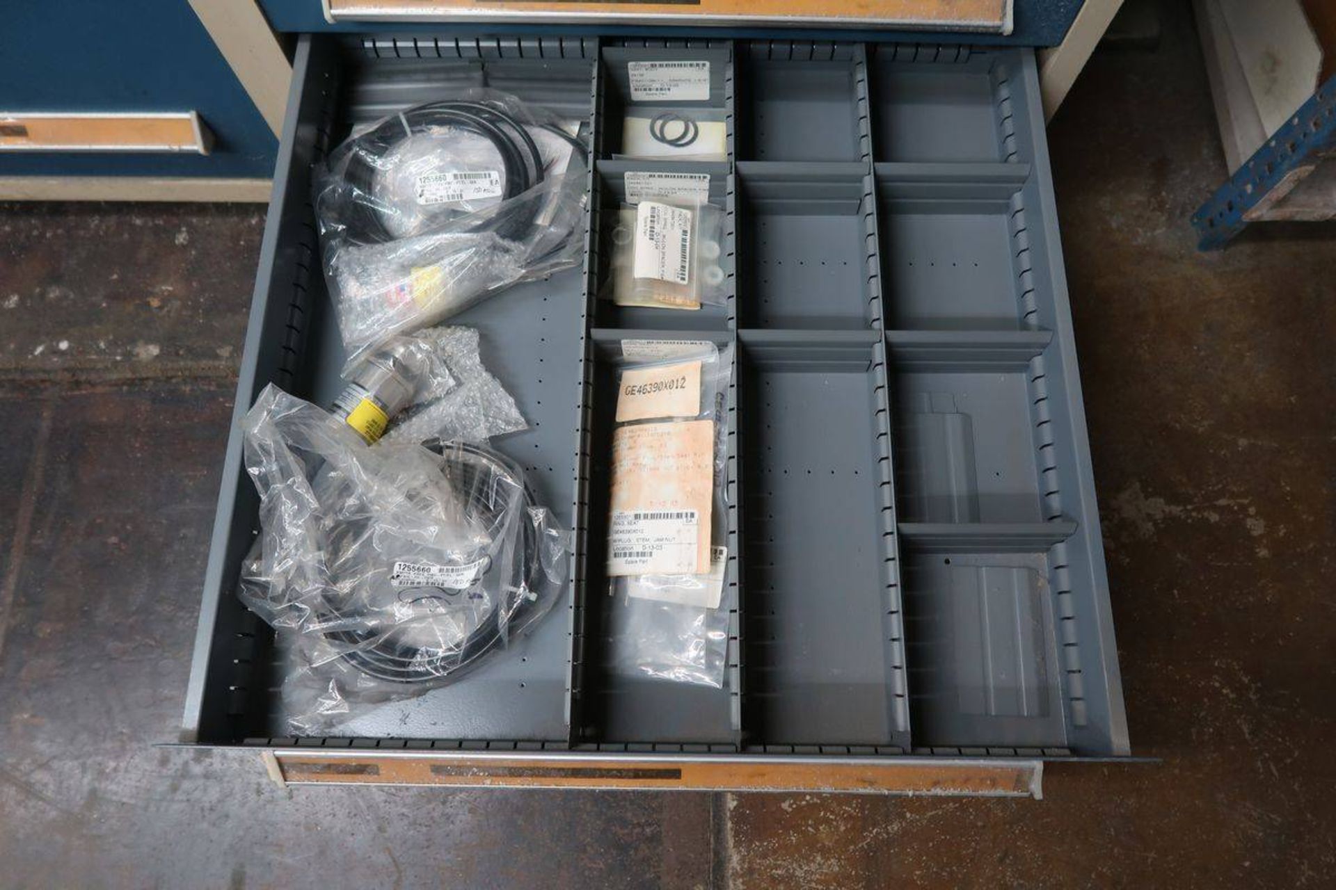 Stanley Vidmar 14-Drawer Heavy Duty Parts Cabinet - Image 6 of 6