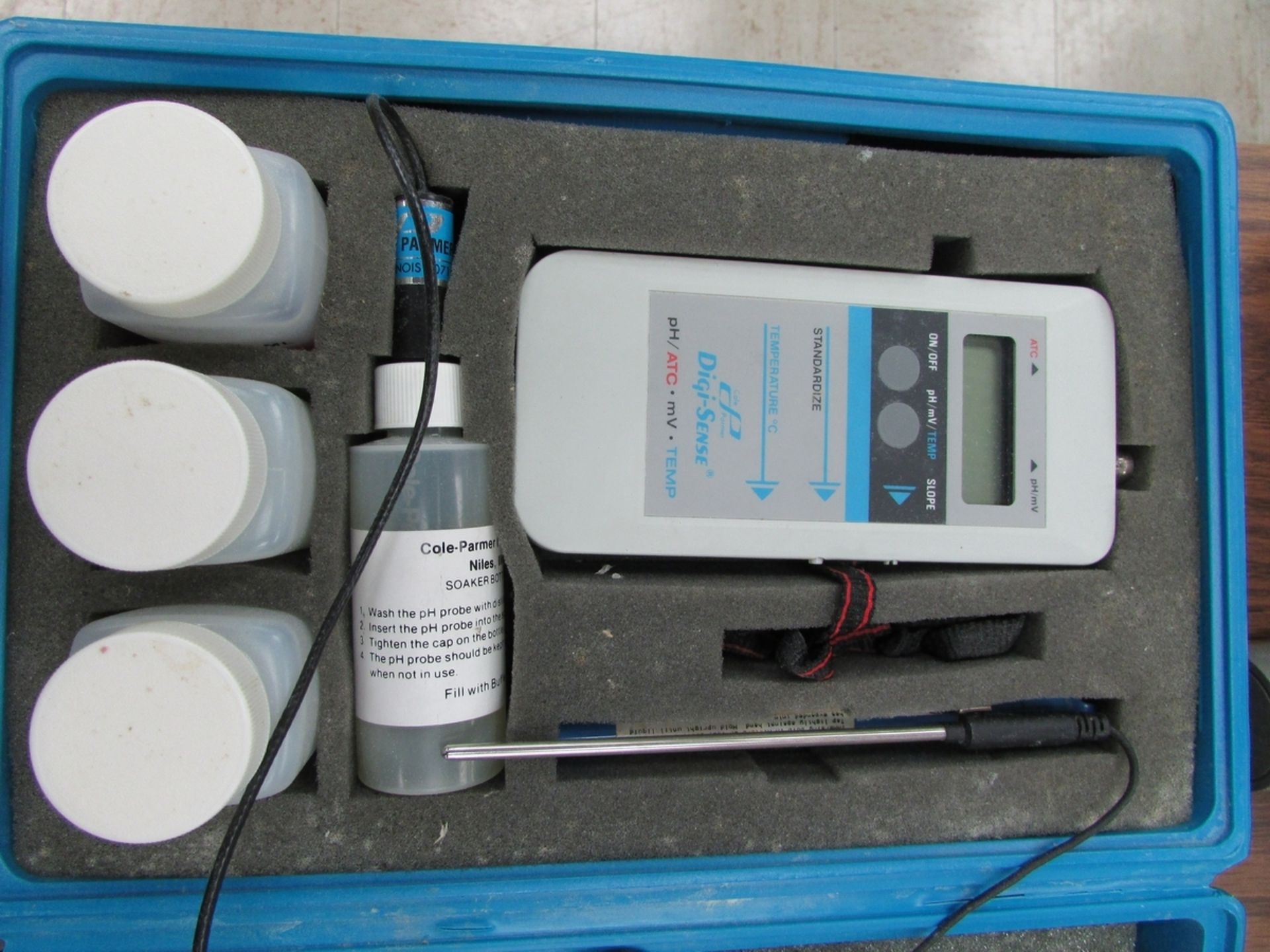 Cole-Parmer Digi-Sense Digital pH/Temperature/mV/ORP Meter - Image 2 of 3