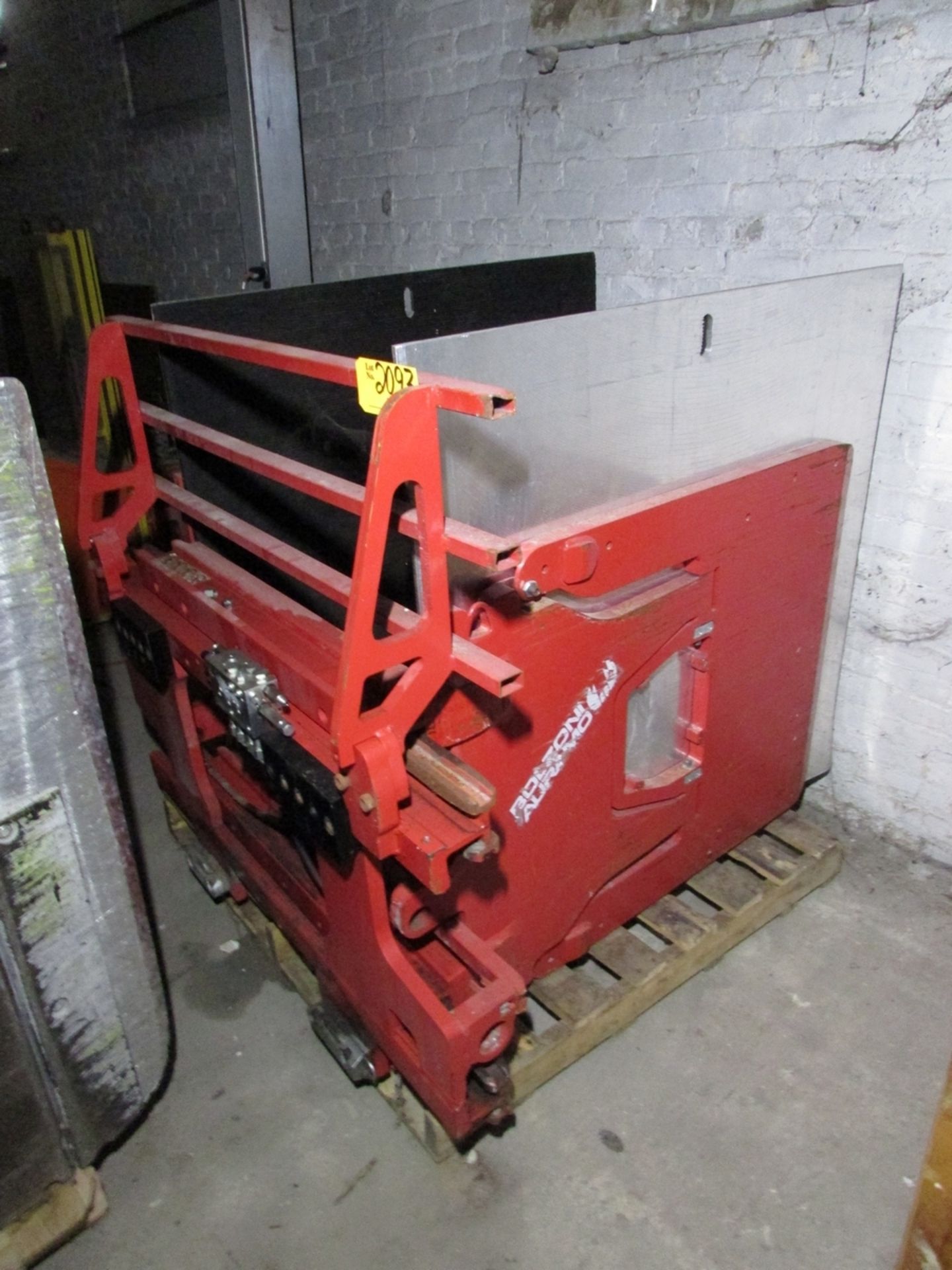 Bolzoni Auramo Carton Clamp Forklift Attachment