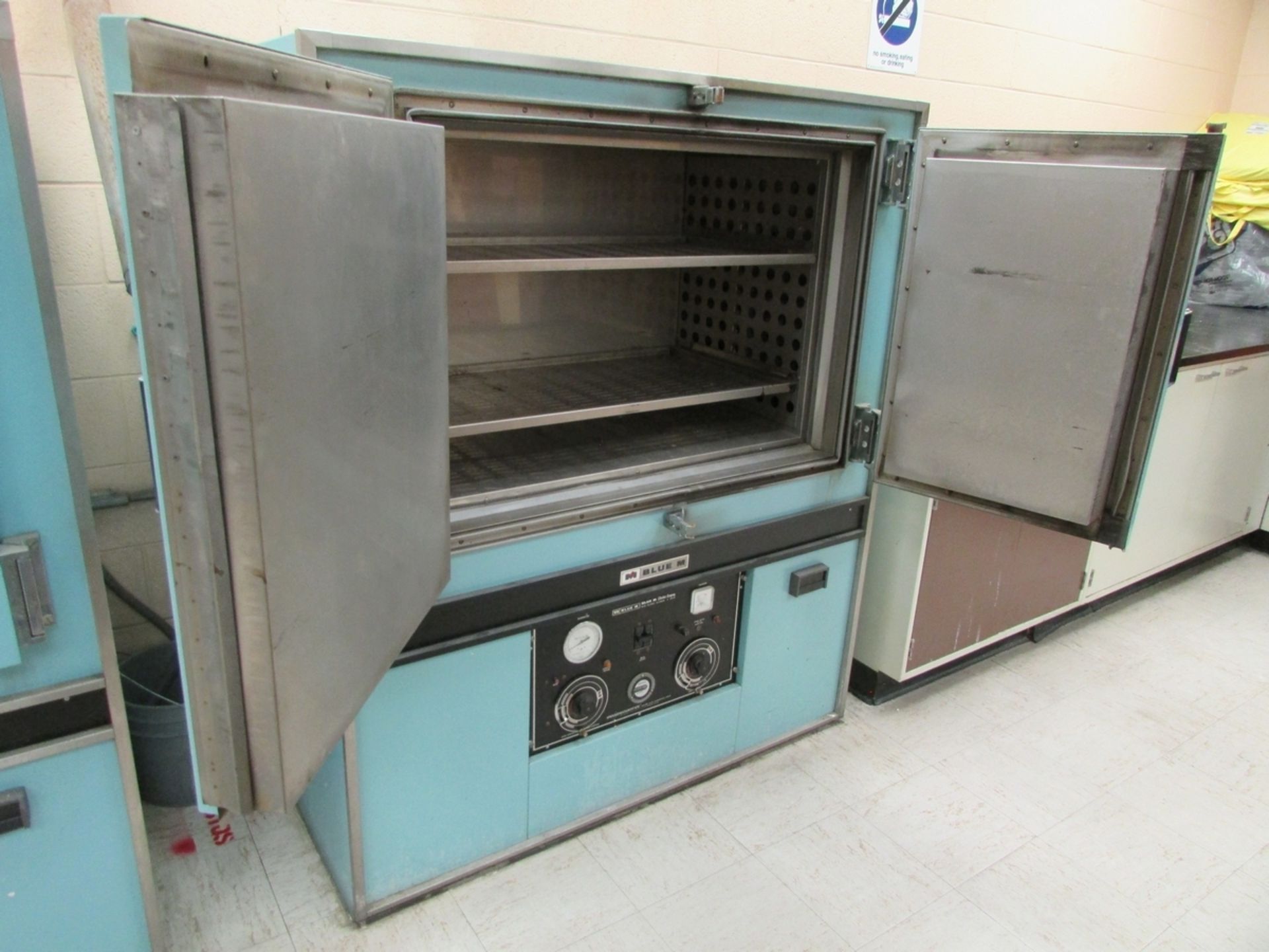 Blue M POM-136C-1 Lab Oven - Image 2 of 4