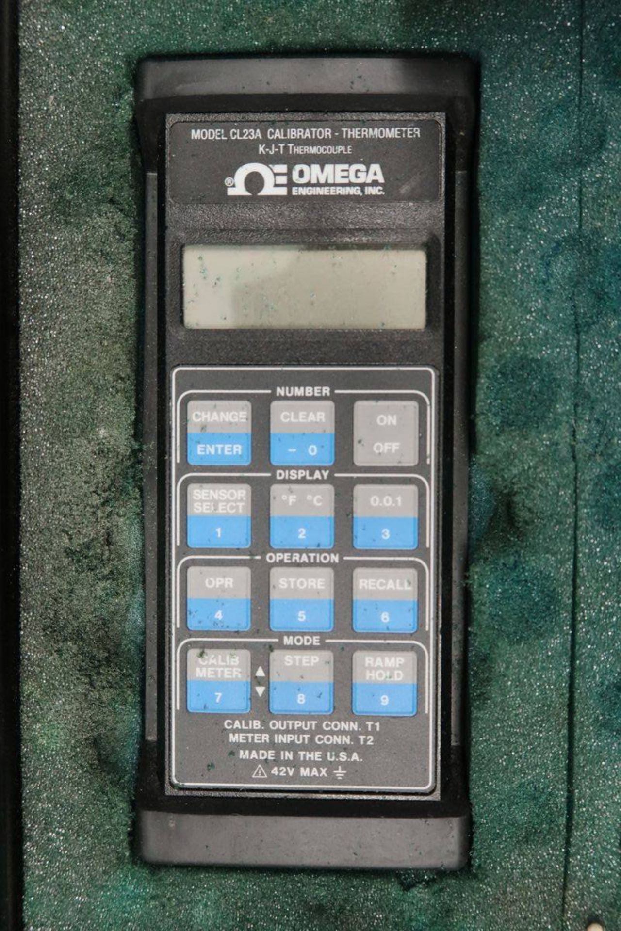 Omega Engineering CL23A Type K-J-T Thermocoupler Calibrator/Thermometer - Image 2 of 3