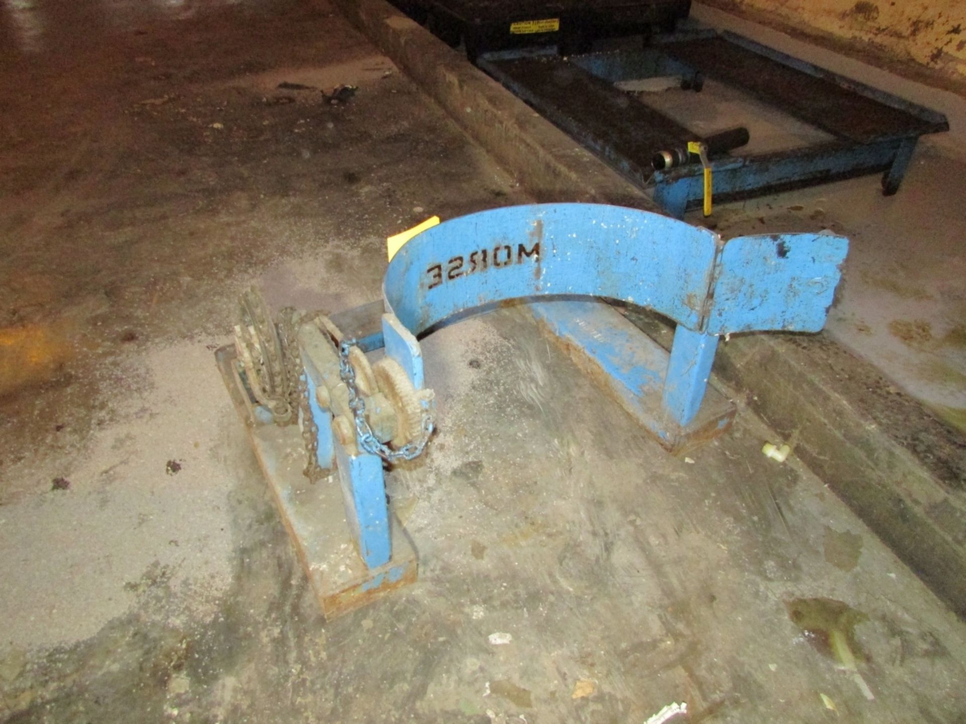 Morse Drum Lift Forklift Attachment - Image 3 of 3