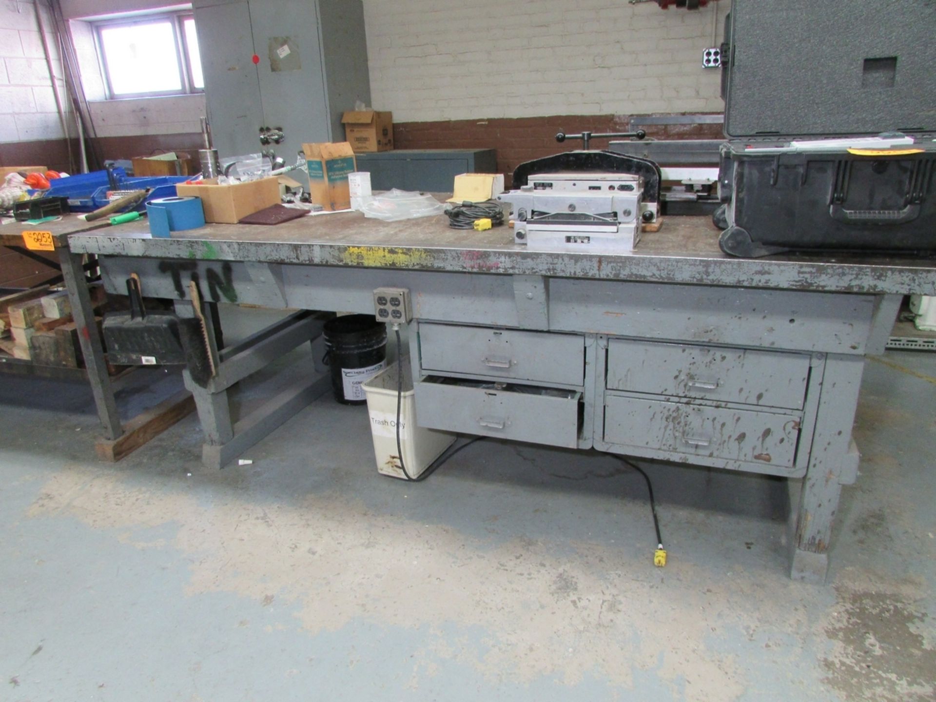 Wooden Work Bench - Image 4 of 4