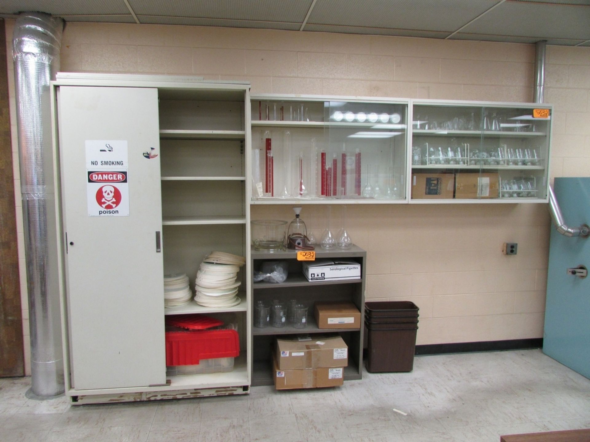 Lot of Laboratory Glassware