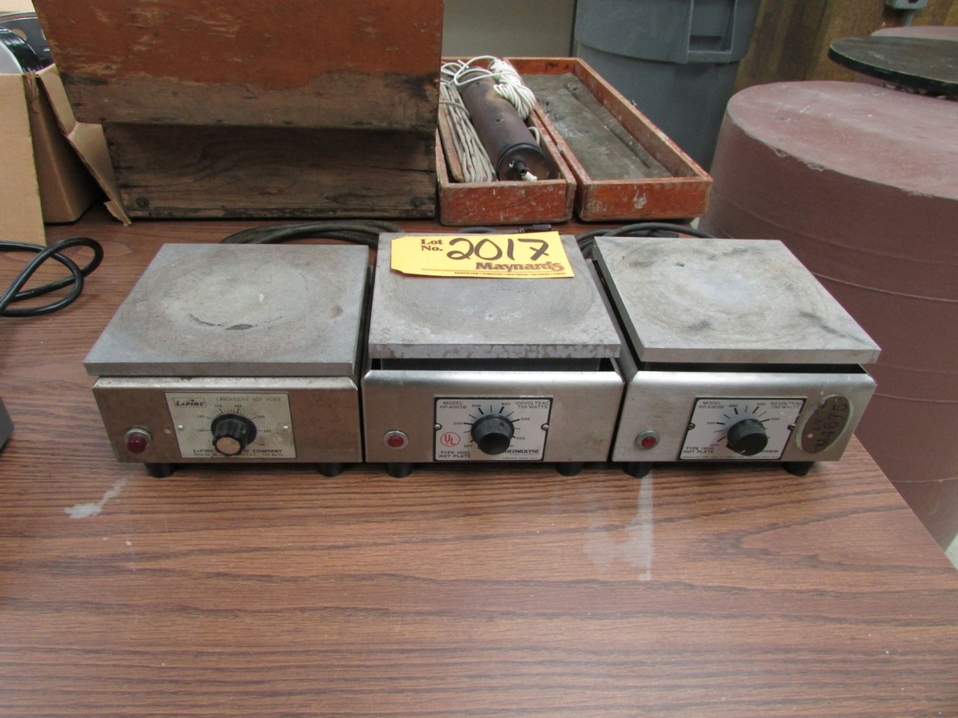 Thermolyne HP-A1915V Laboratory Hot Plates